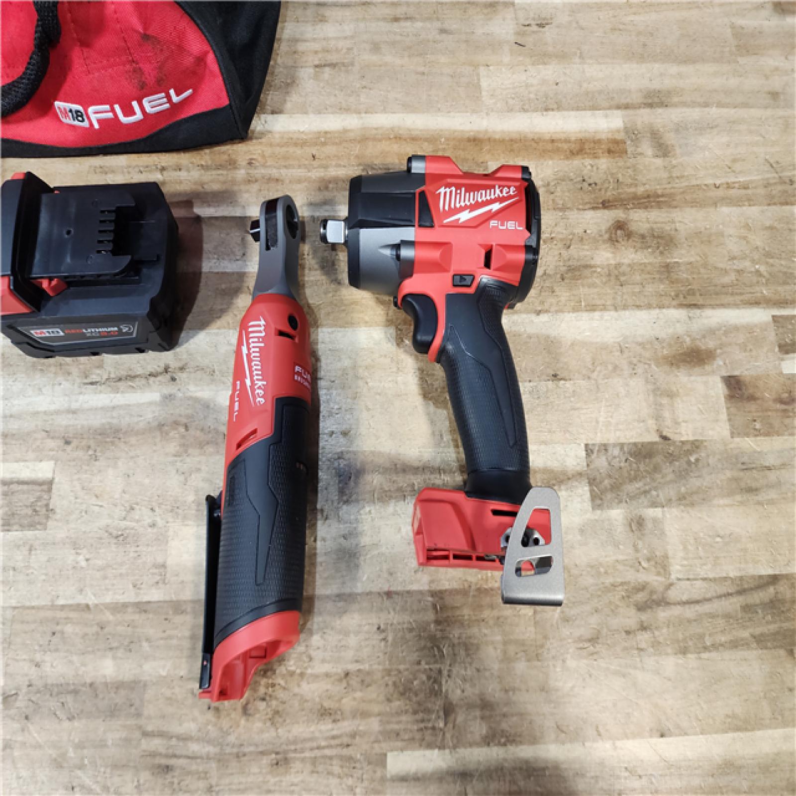 HOUSTON LOCATION - AS - IS Milwaukee 2 Tool Combo Kit W/ (2) Battery & Charger