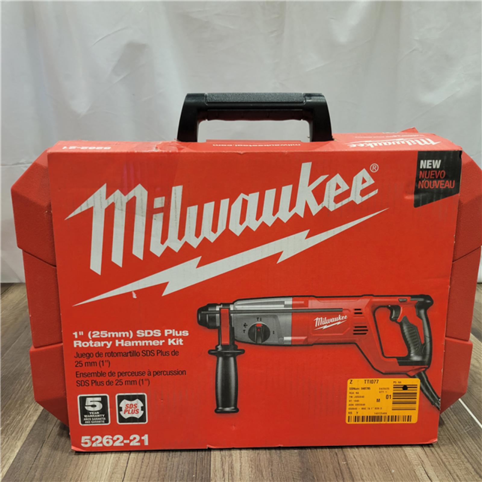 AS-IS Milwaukee 1 in. SDS Plus D-Handle Rotary Handle w/ Case