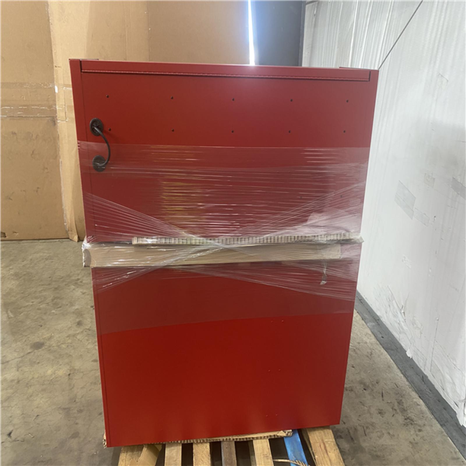 Houston Location AS-IS Husky Tool Storage 52in. W x20in D. Rolling Tool Chest Combo