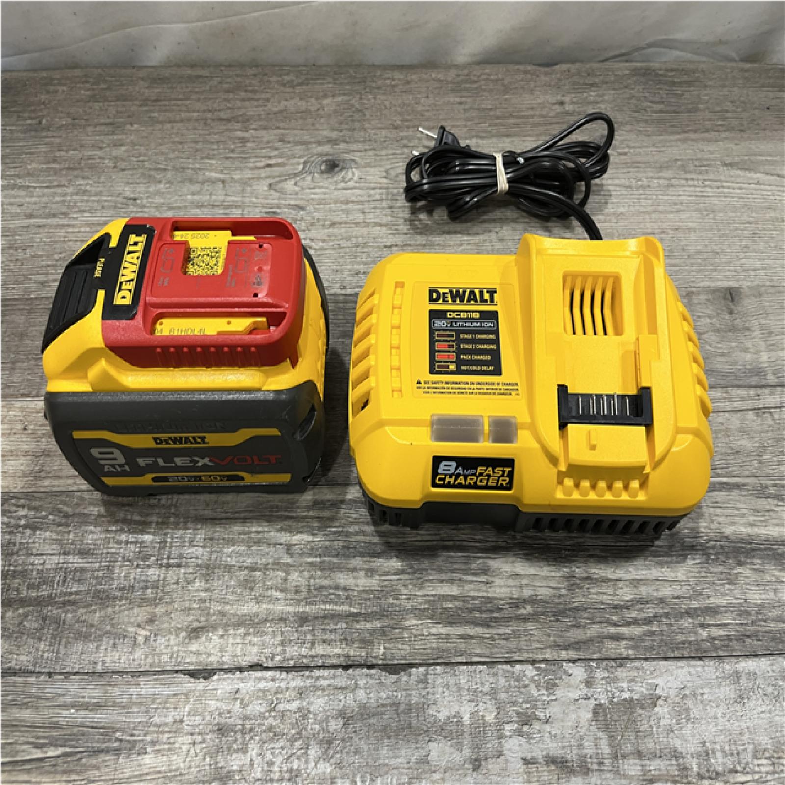 AS-IS DEWALT 20V/60V MAX FLEXVOLT Lithium-Ion 9.0Ah Battery and Charger Starter Kit