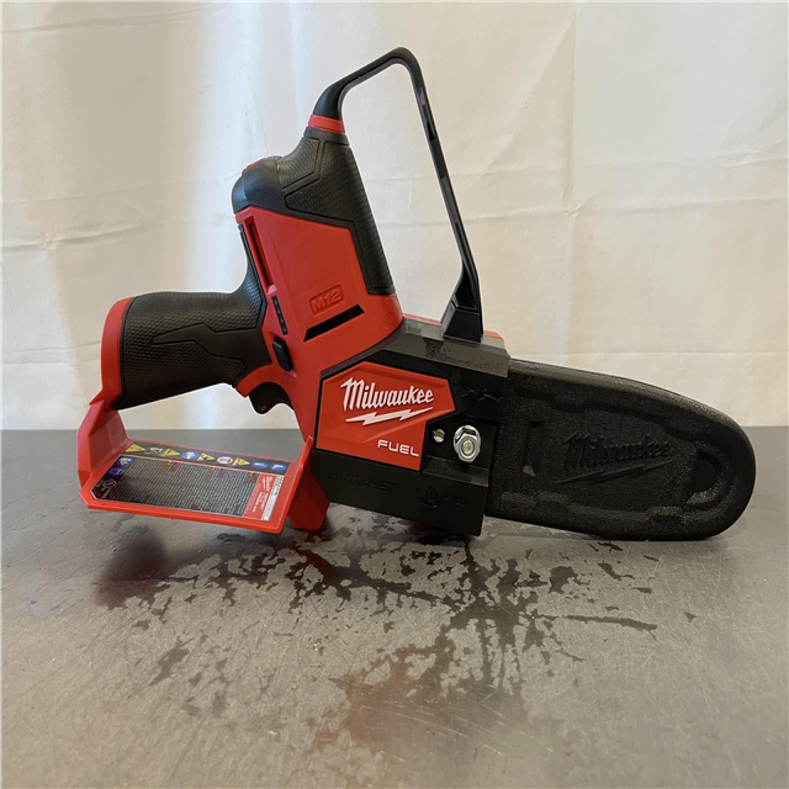 AS-IS - Milwaukee M12 FUEL 6 in. 12V Lithium-Ion Brushless Cordless Pruning Saw HATCHET