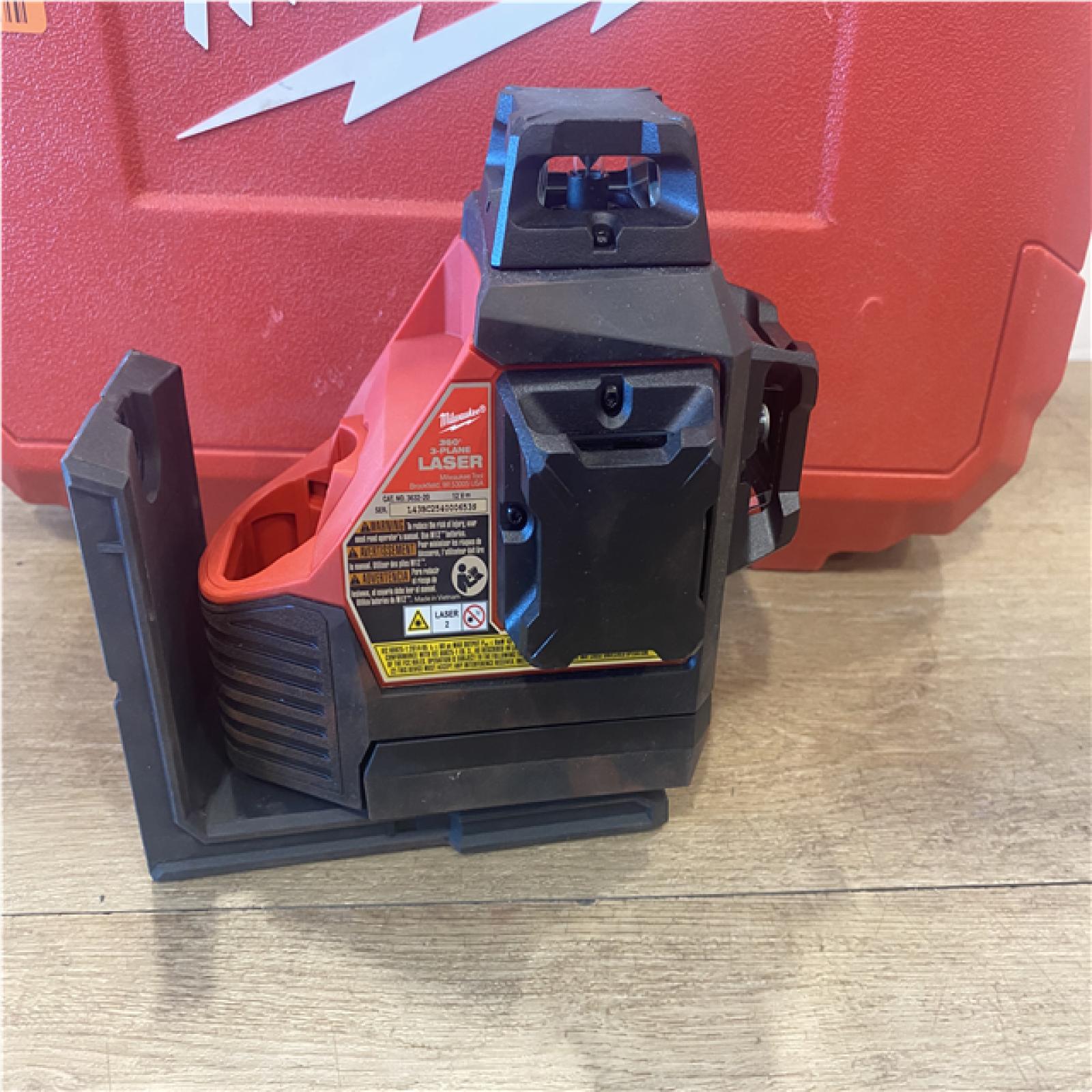 AS-IS Milwaukee 12-Volt Lithium-Ion Cordless Green 250 ft. 3-Plane Laser Level Kit