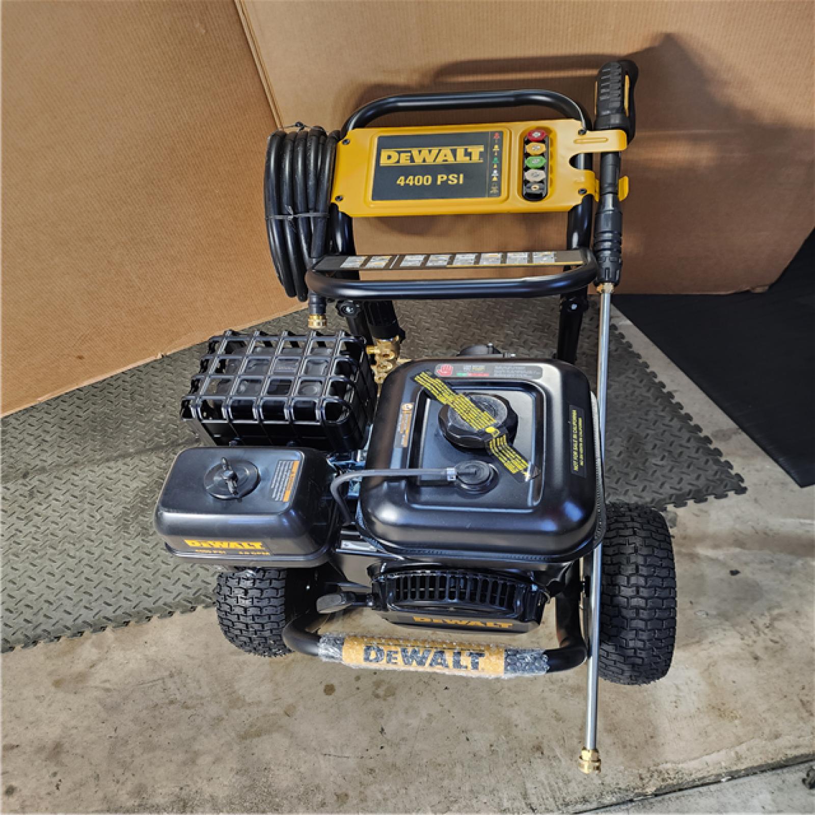 HOUSTON LOCATION - AS-IS DEWALT 4400 PSI 4.0 GPM Cold Water Gas Pressure Washer