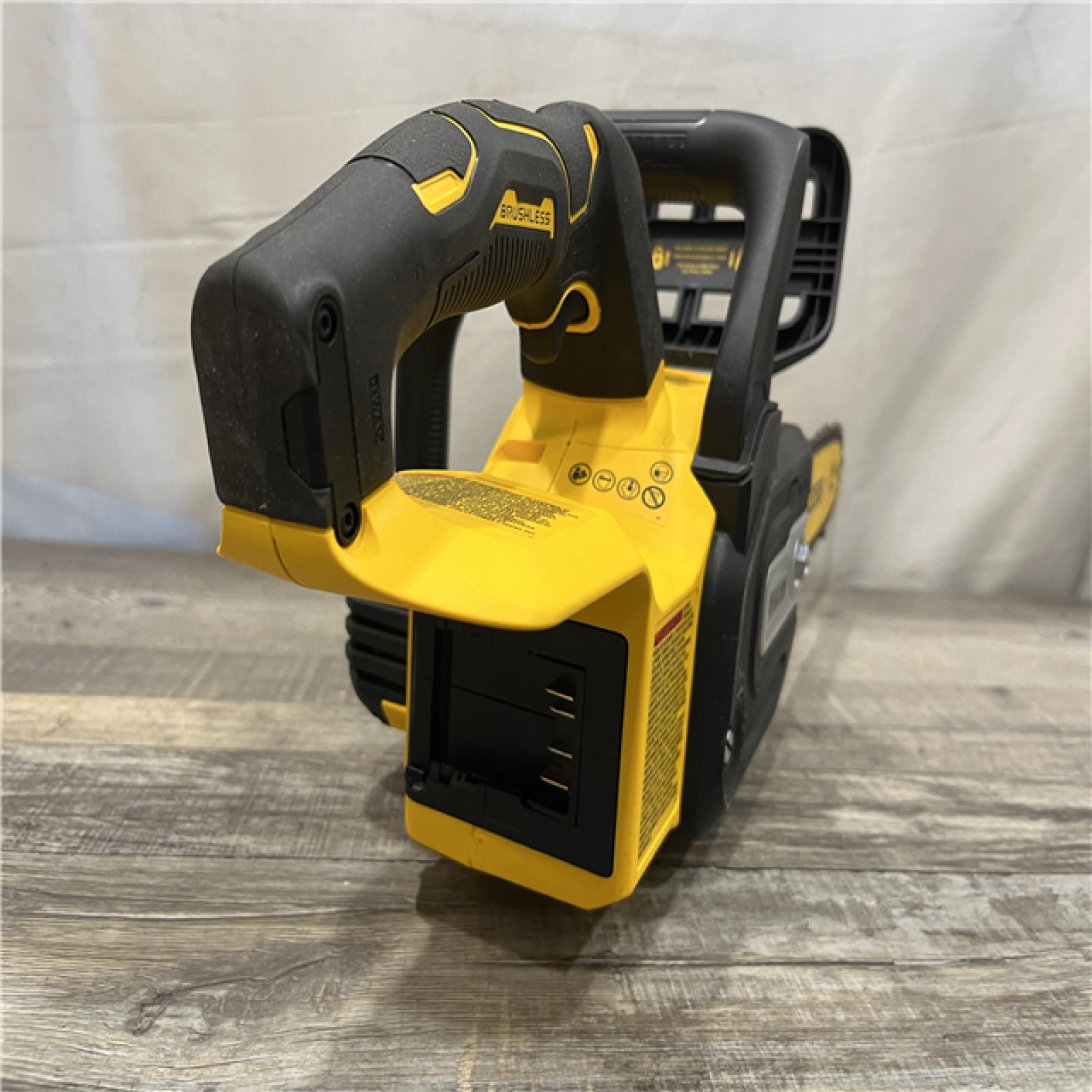 AS-IS DEWALT 20V MAX Compact 12 Brushless Cordless Chainsaw Kit