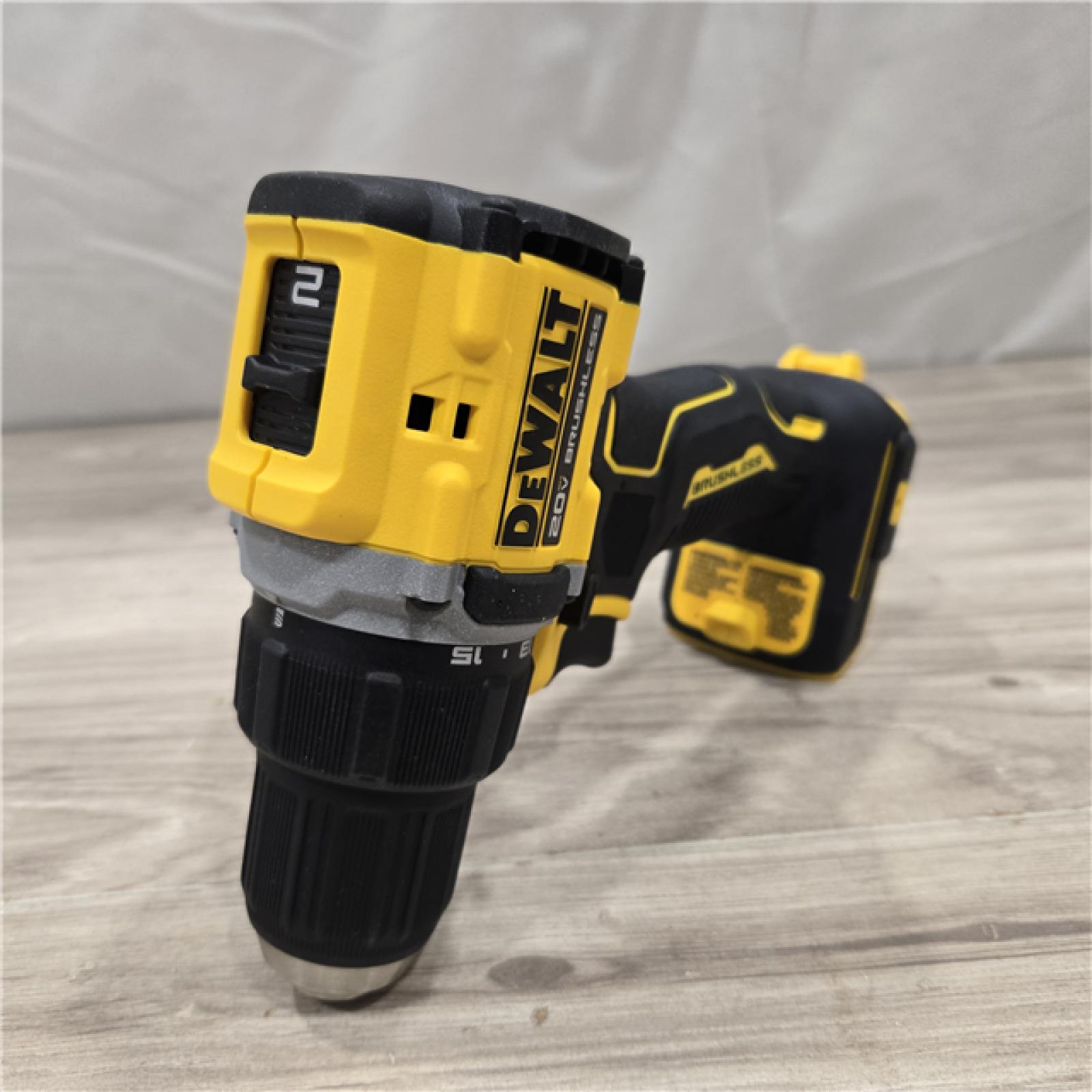 AS-IS DEWALT ATOMIC COMPACT SERIES 20V MAX* Cordless 1/2 Drill/Driver Kit