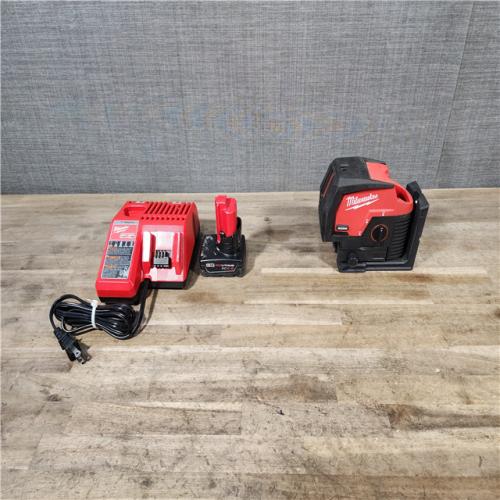 HOUSTON LOCATION - AS-IS Milwaukee Green 125 Ft. Cross Line and Plumb Points Laser Level Kit