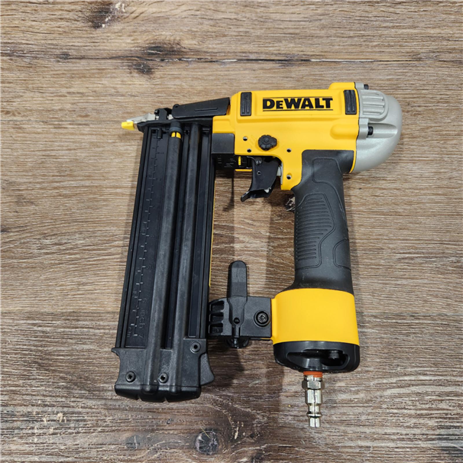 AS-IS DEWALT 6 Gal. Heavy-Duty Pancake Electric Air Compressor and 18-Gauge Brad Nailer Combo Kit