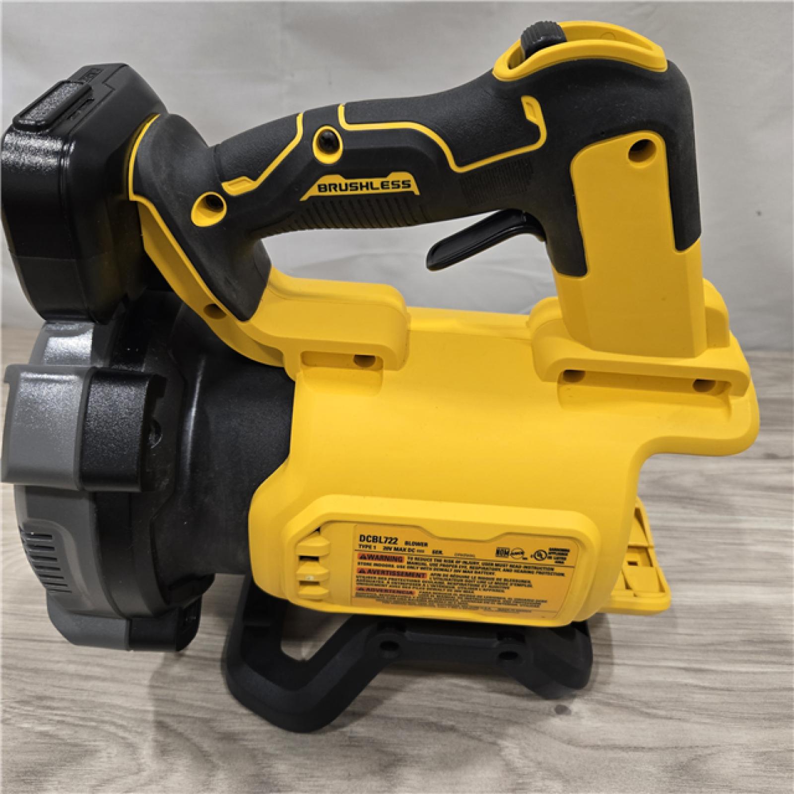 GOOD! - DeWalt Brushless Cordless Handheld Leaf Blower KIT