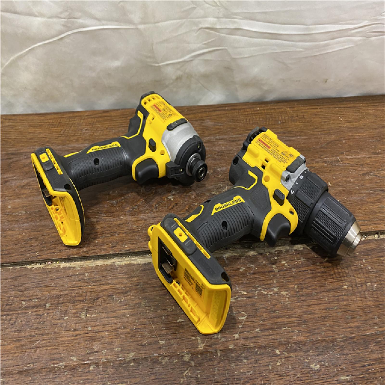 AS-IS DEWALT ATOMIC 20-Volt MAX Lithium-Ion Cordless Combo Kit (2-Tool) with (2) 2.0Ah Batteries, Charger and Bag