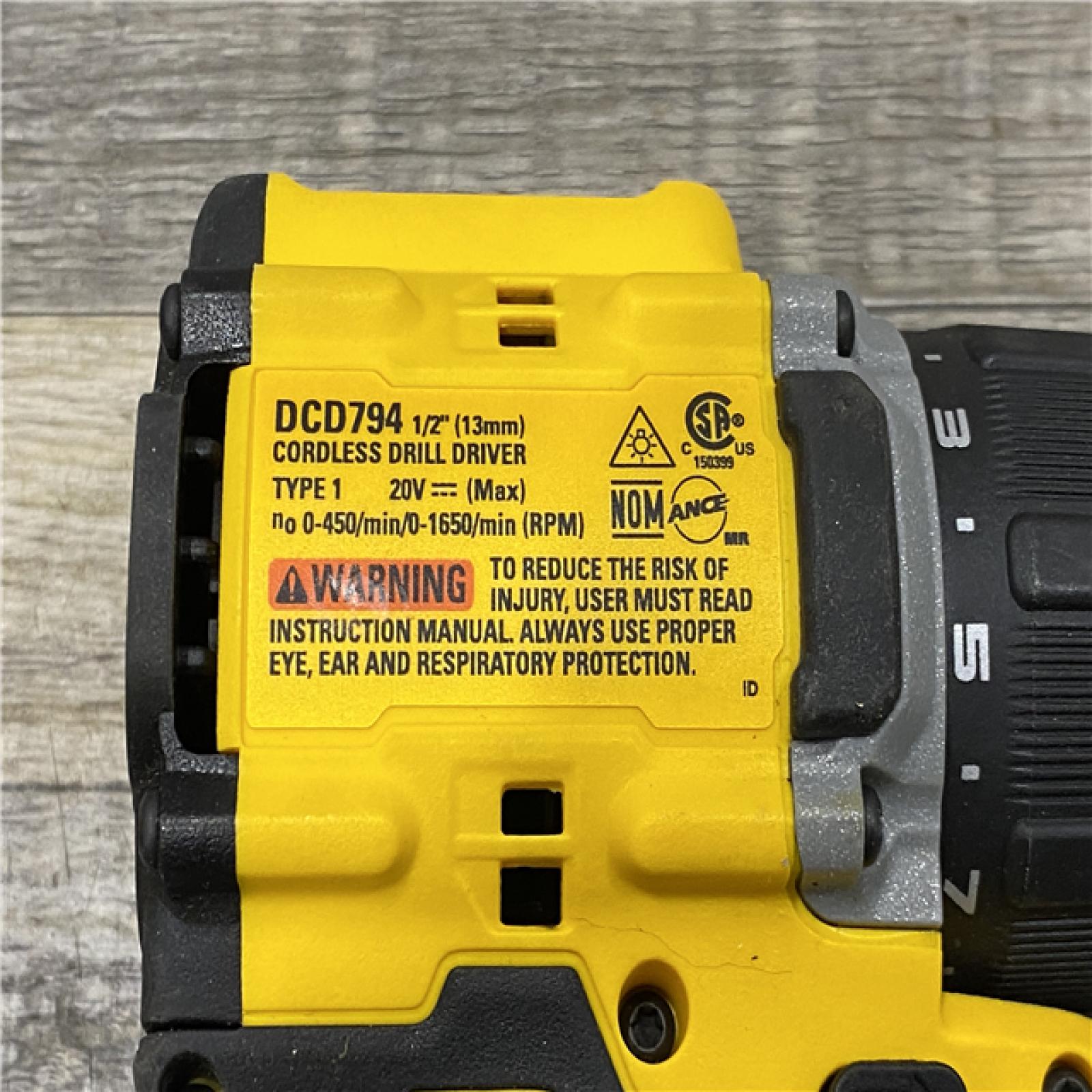 AS-IS DEWALT Atomic 20V Lithium-Ion Cordless Compact 1/2 in. Drill/Driver Kit