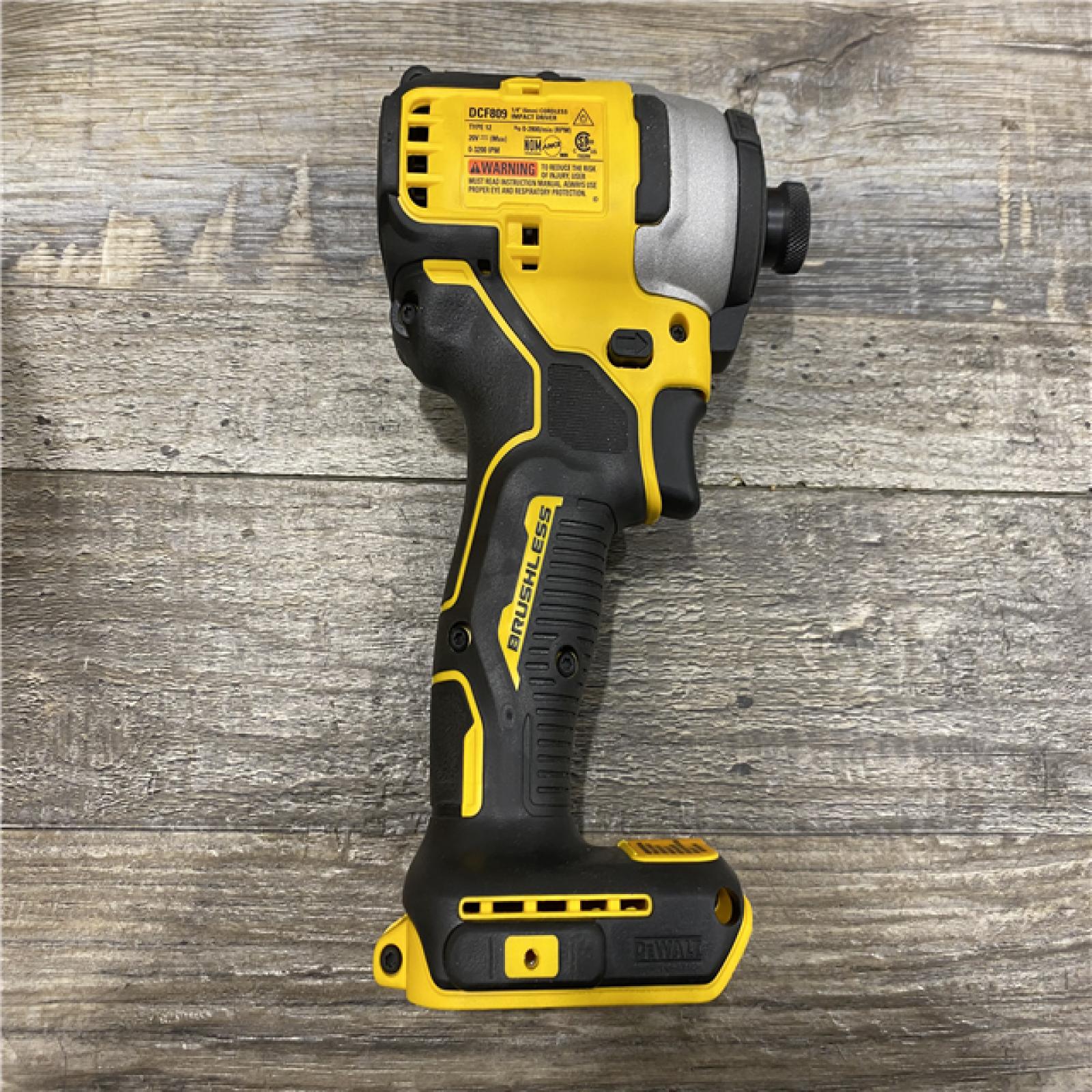 AS-IS DEWALT Atomic 20V Max Lithium-Ion Brushless Cordless Compact 1/4 in. Impact Driver Kit