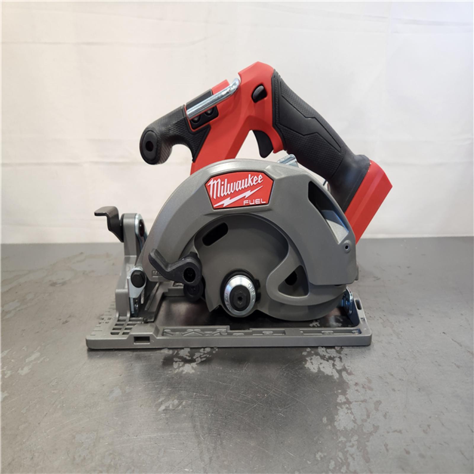 AS-IS- Milwaukee FUEL 18V Lithium-Ion Brushless Cordless 6-1/2 in. Circular Saw (Tool-Only)