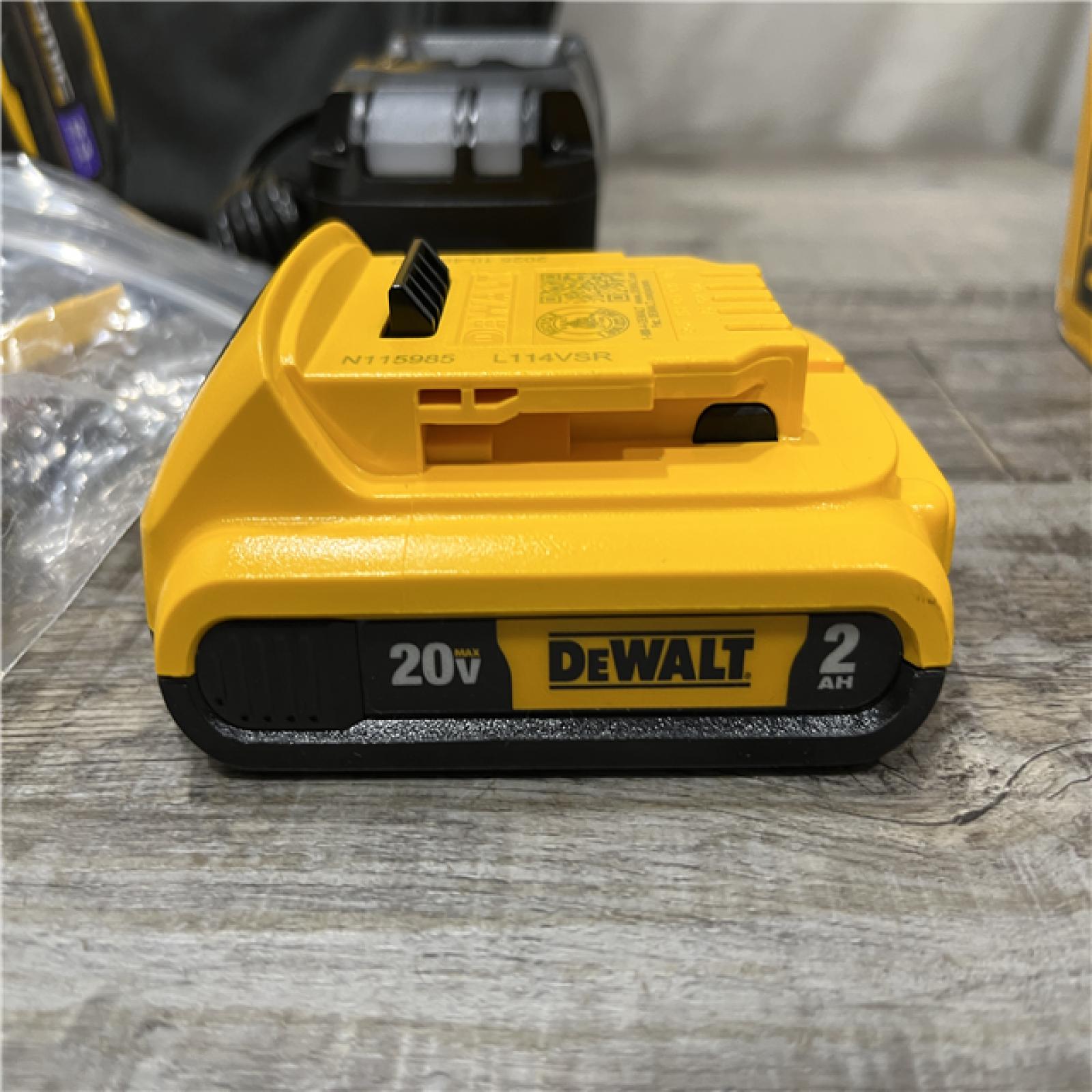 AS-IS DEWALT ATOMIC 20V MAX Lithium Ion Cordless 23 Gauge Pin Nailer Kit