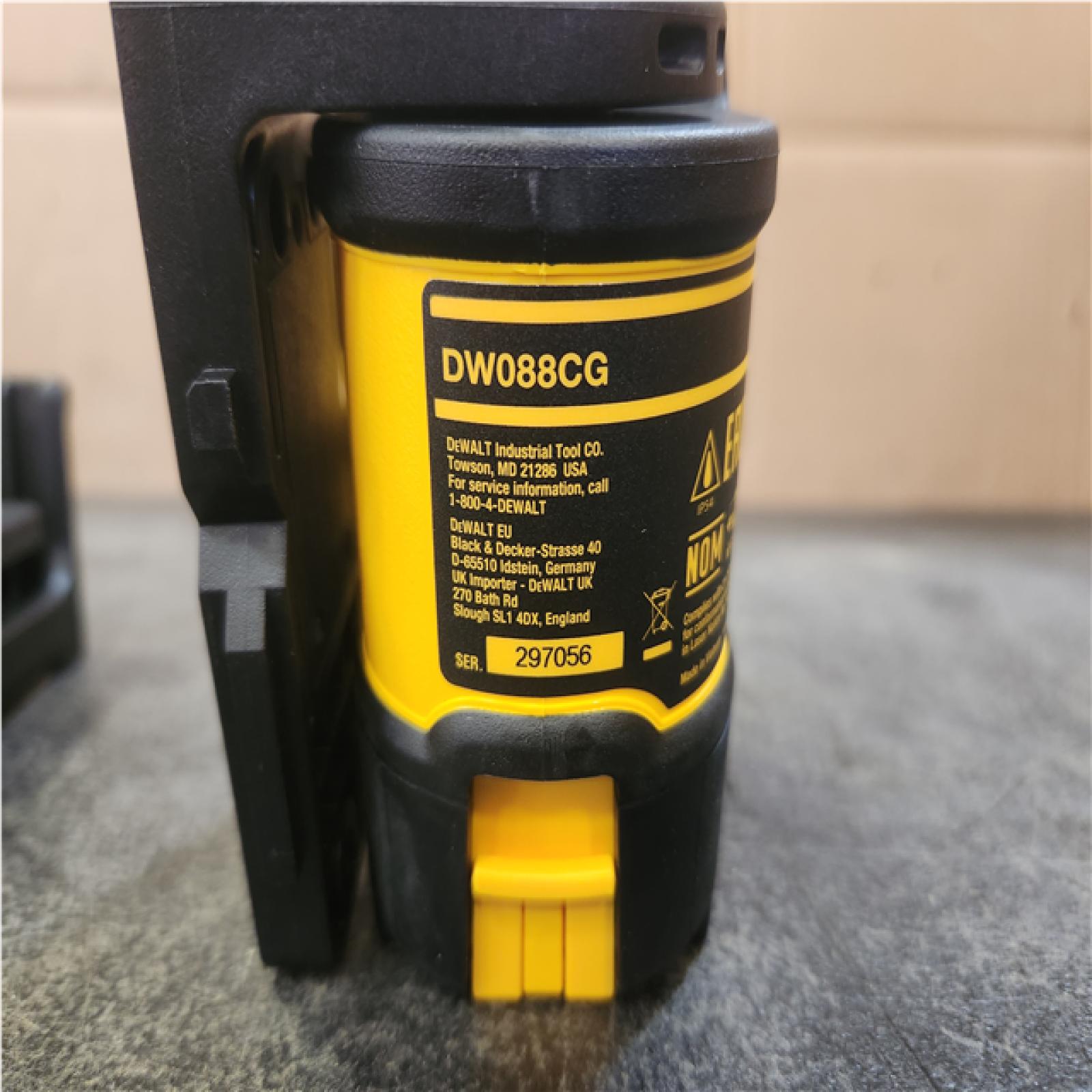 Phoenix NEW DEWALT 100 ft. Green Self-Leveling Cross Line Laser Level with (3) AA Batteries & Case (Powers On)