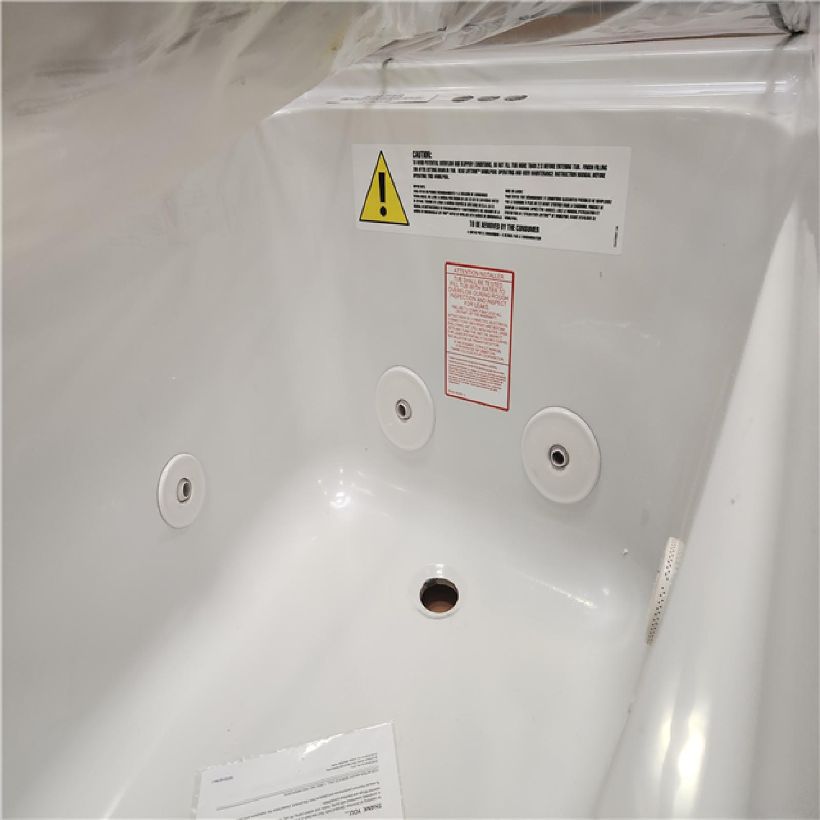 Phoenix NEW American Standard Evolution 60 in. x 32 in. Rectangular Whirlpool Bathtub with Reversible Drain in White