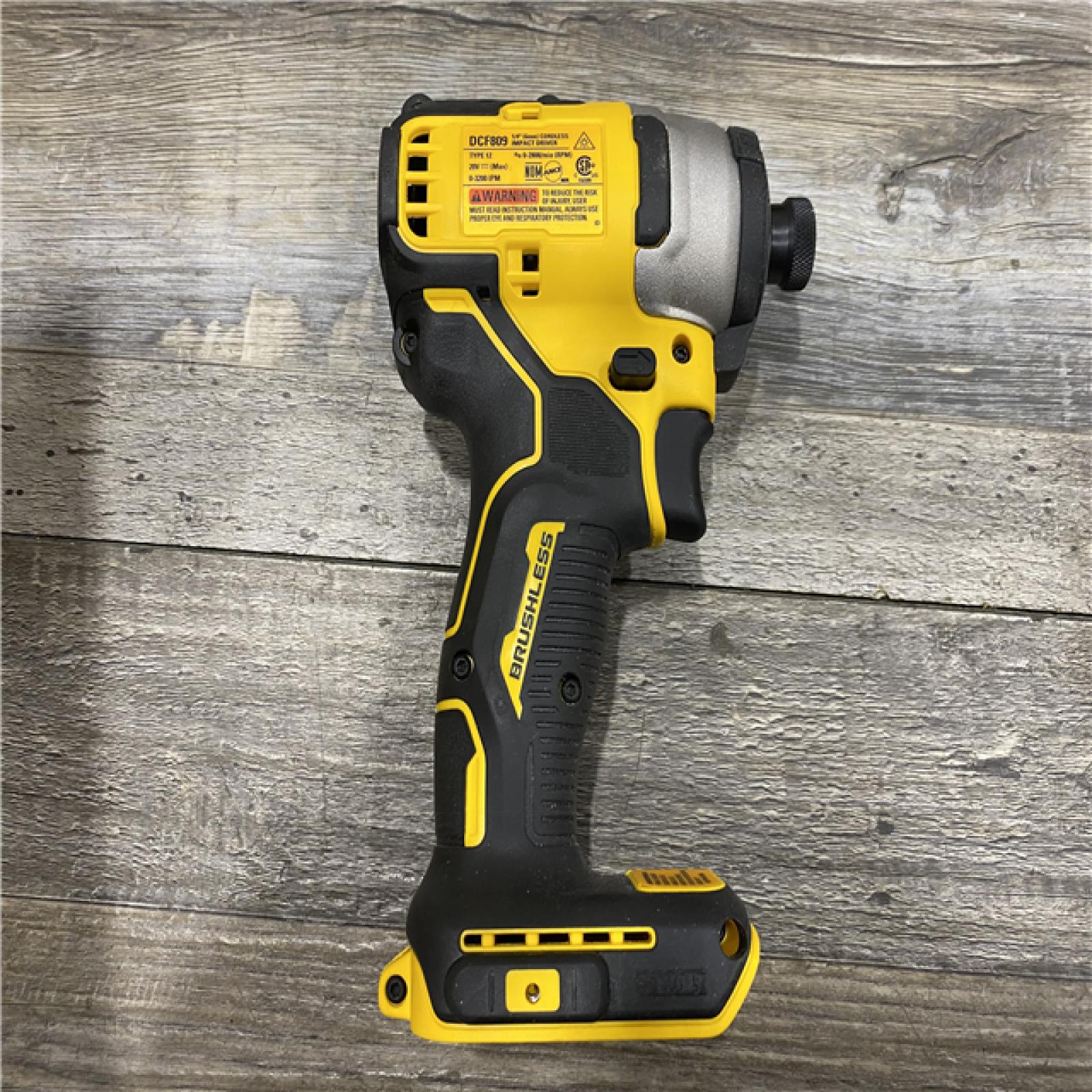 AS-IS DEWALT Atomic 20V Max Lithium-Ion Brushless Cordless Compact 1/4 in. Impact Driver Kit