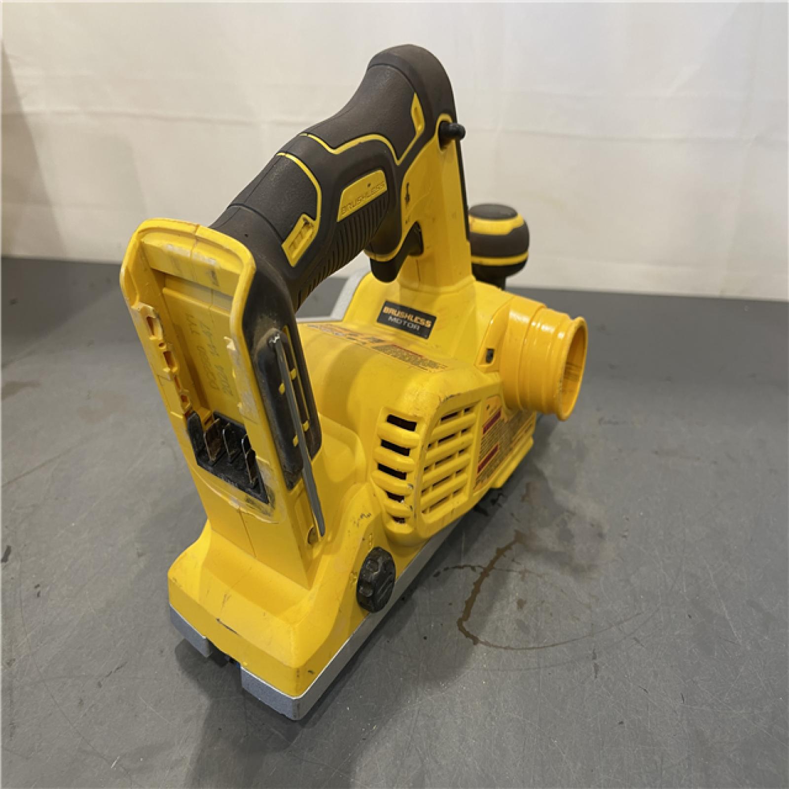AS-IS - DEWALT 20V MAX XR Cordless Brushless 3-1/4 in. Planer