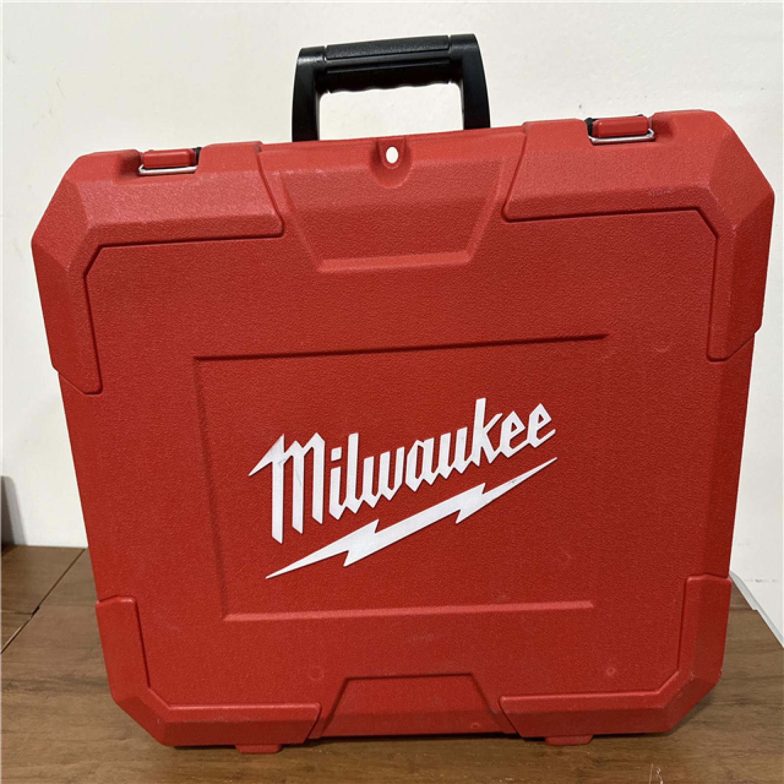 California NEW Milwaukee M18 Short Throw Press Tool Kit, Includes (2) Batteries, Charger & Hard Case