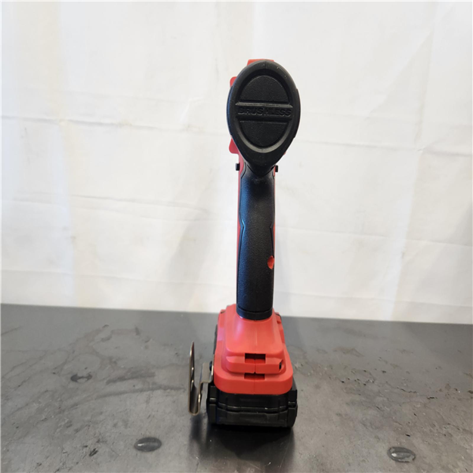 AS-IS- Milwaukee M18 18V Drill/Driver Kit