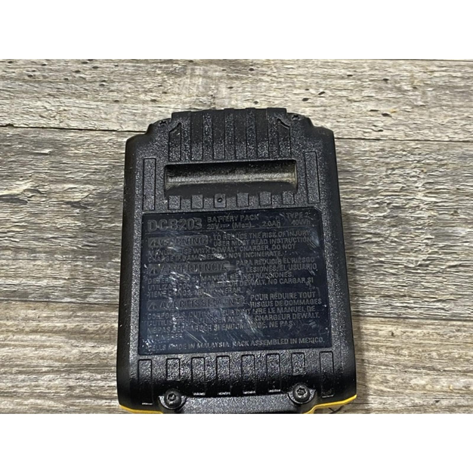 AS-IS DEWALT ATOMIC 20V MAX Lithium Ion Cordless 23 Gauge Pin Nailer Kit