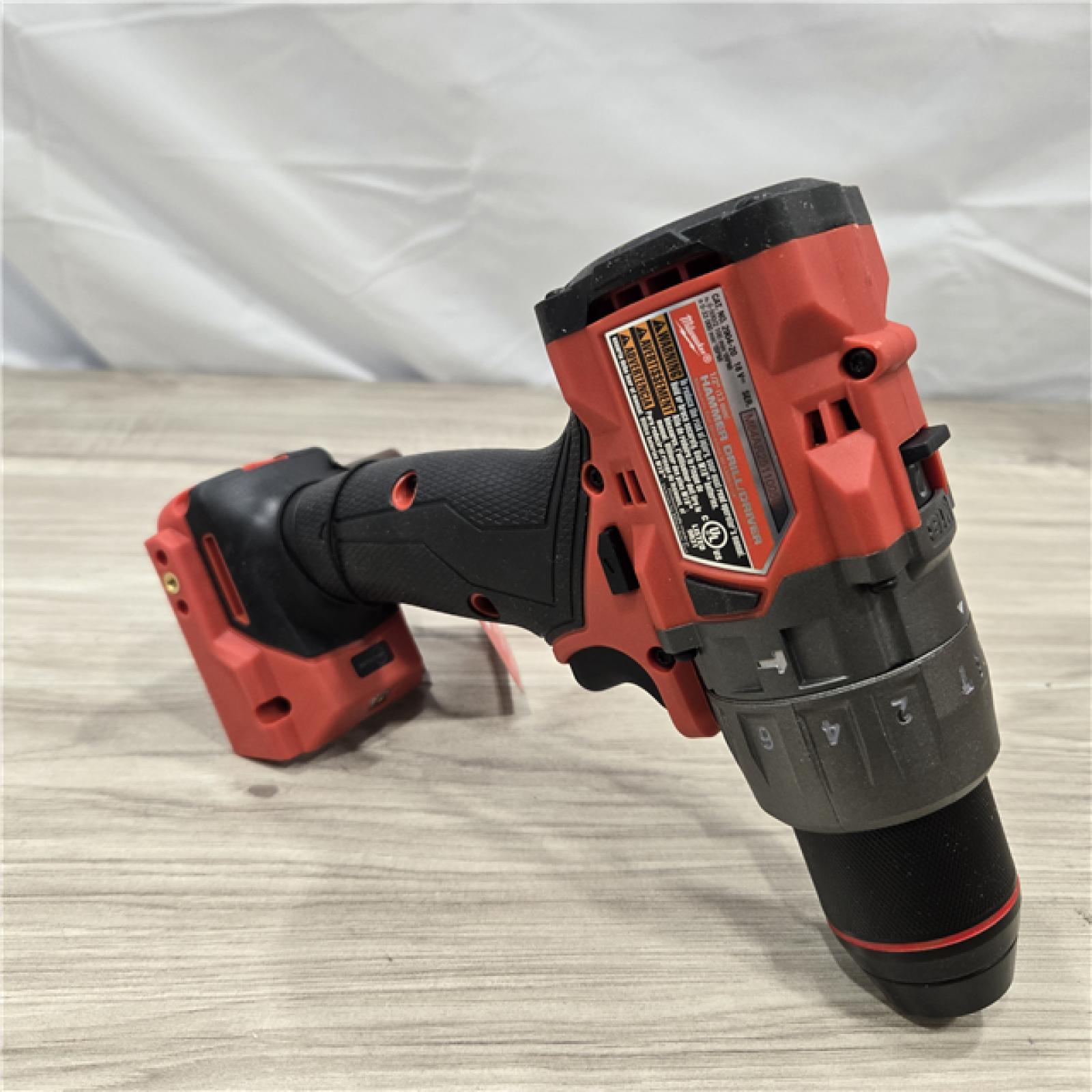 LIKE NEW! - Milwaukee 2904-20 12V 1/2  Hammer Drill/ Driver