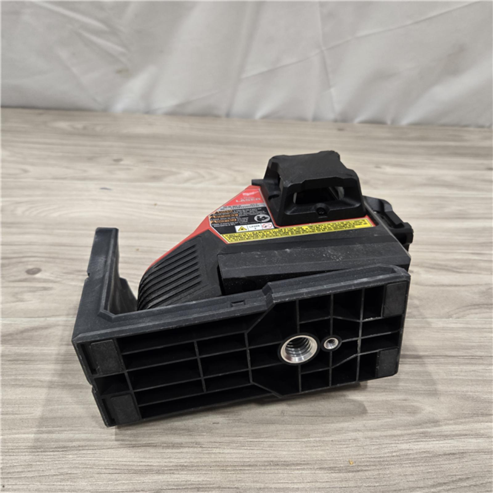 AS-IS Milwaukee-3632-21 M12 Green Beam Laser 360° 3-Plane Kit