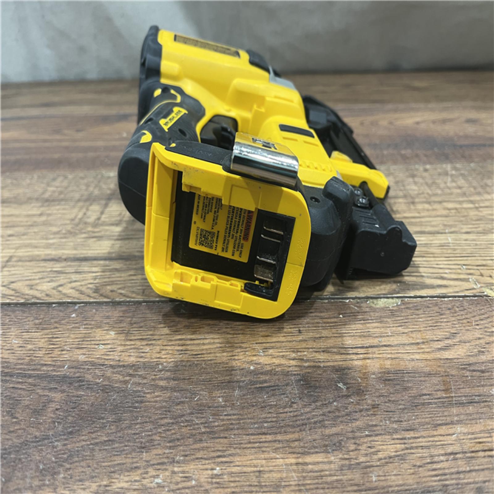 AS-IS DEWALT ATOMIC 20V MAX Lithium Ion Cordless 23 Gauge Pin Nailer Kit with 3.0Ah Battery and Charger