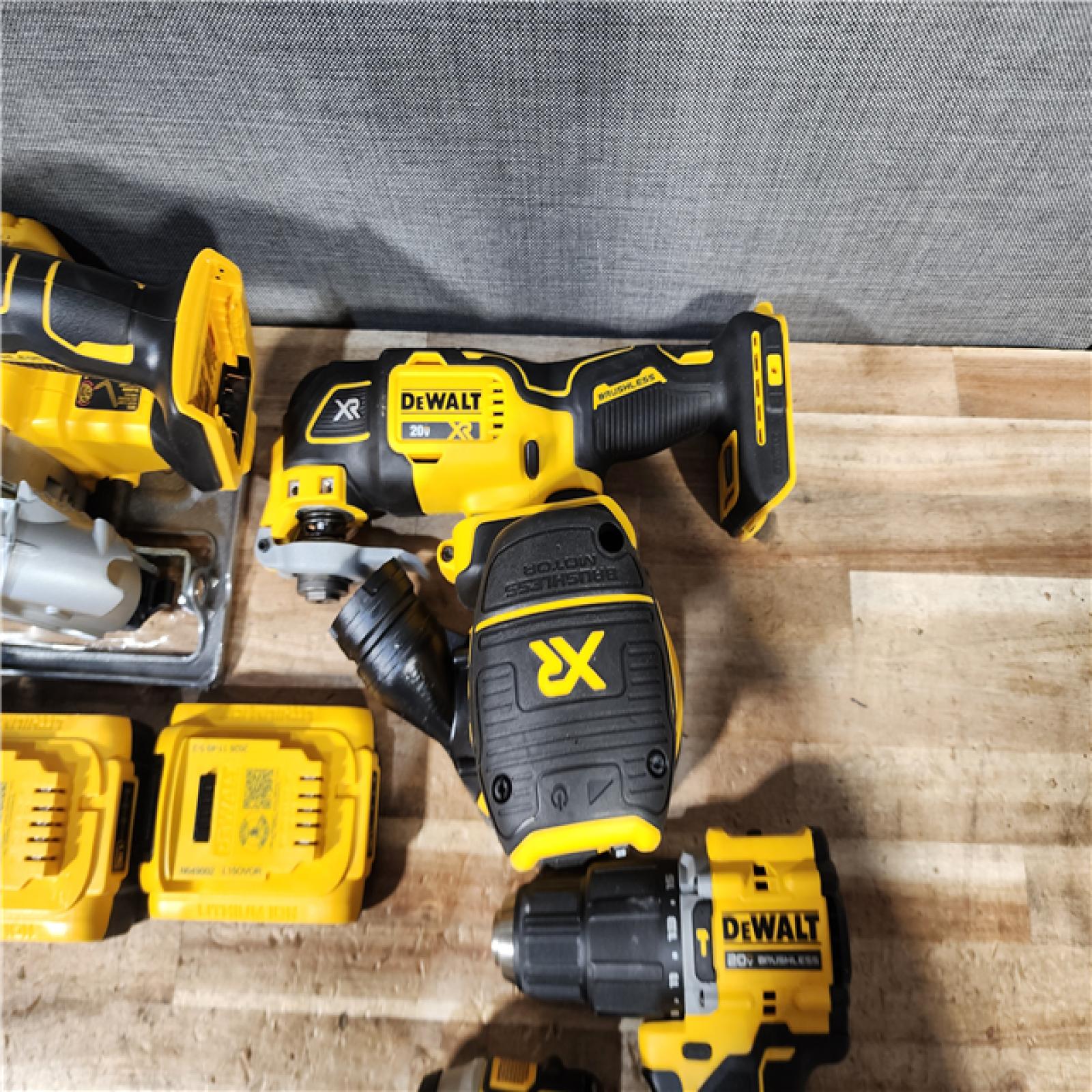 HOUSTON LOCATION - AS - IS DEWALT 5 TOOL COMBO KIT W/ (2) BATTERY & CHARGER