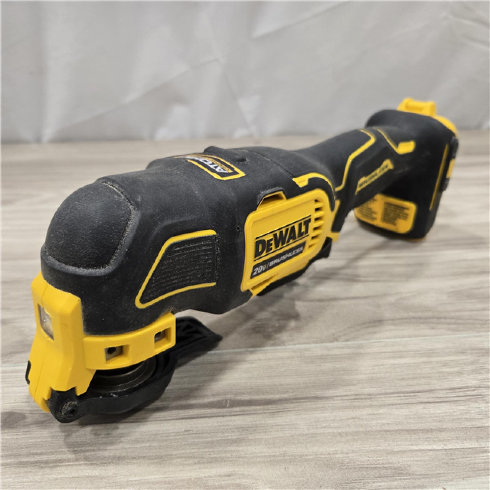AS-IS DEWALT ATOMIC 20V MAX Cordless Brushless Oscillating Multi Tool (Tool Only)
