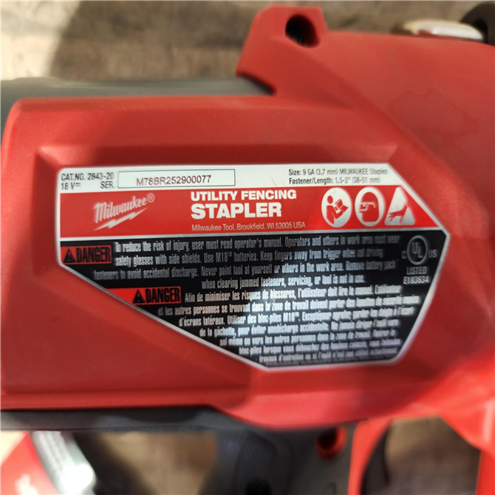 HOUSTON LOCATION - AS-IS (APPEARS LIKE NEW) Milwaukee  FUEL 18-Volt Lithium-Ion Brushless Cordless Utility Fencing Stapler (Tool-Only)