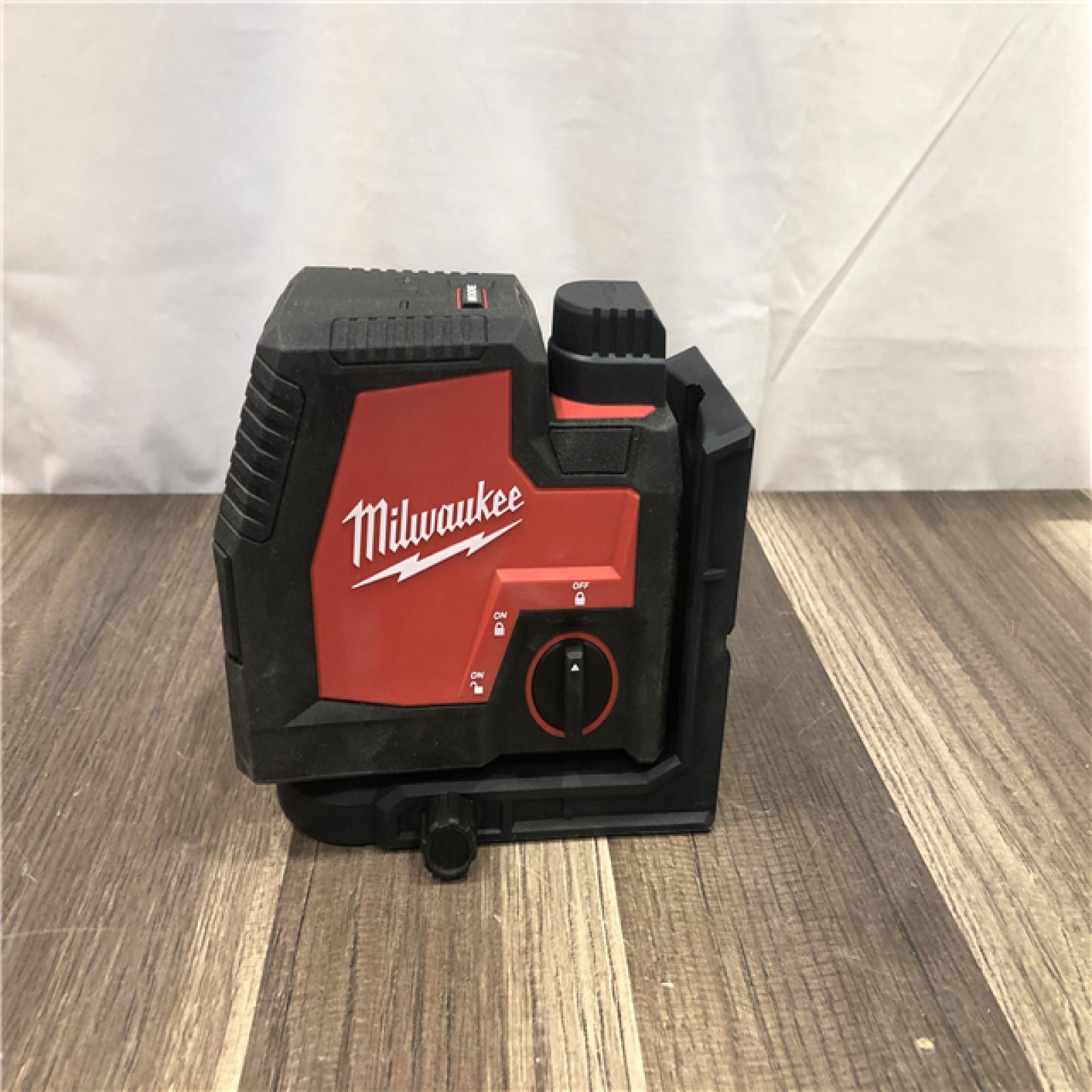 AS-IS Milwaukee 100 ft. REDLITHIUM Lithium-Ion USB Green Rechargeable Cross Line Laser Level with Charger