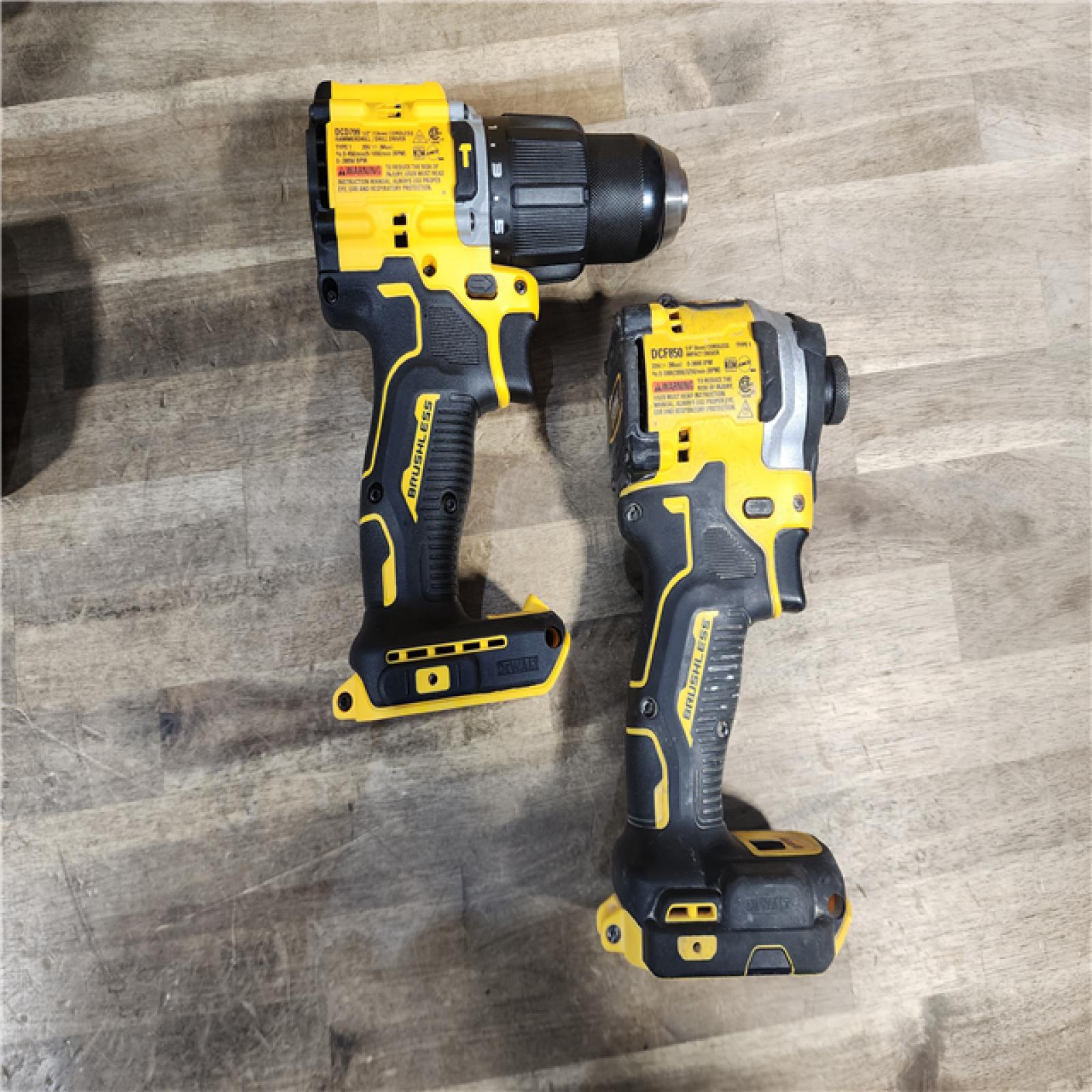 HOUSTON LOCATION - AS-IS DEWALT 2 TOOL COMBO KIT W/(2) BATTERY & CHARGER