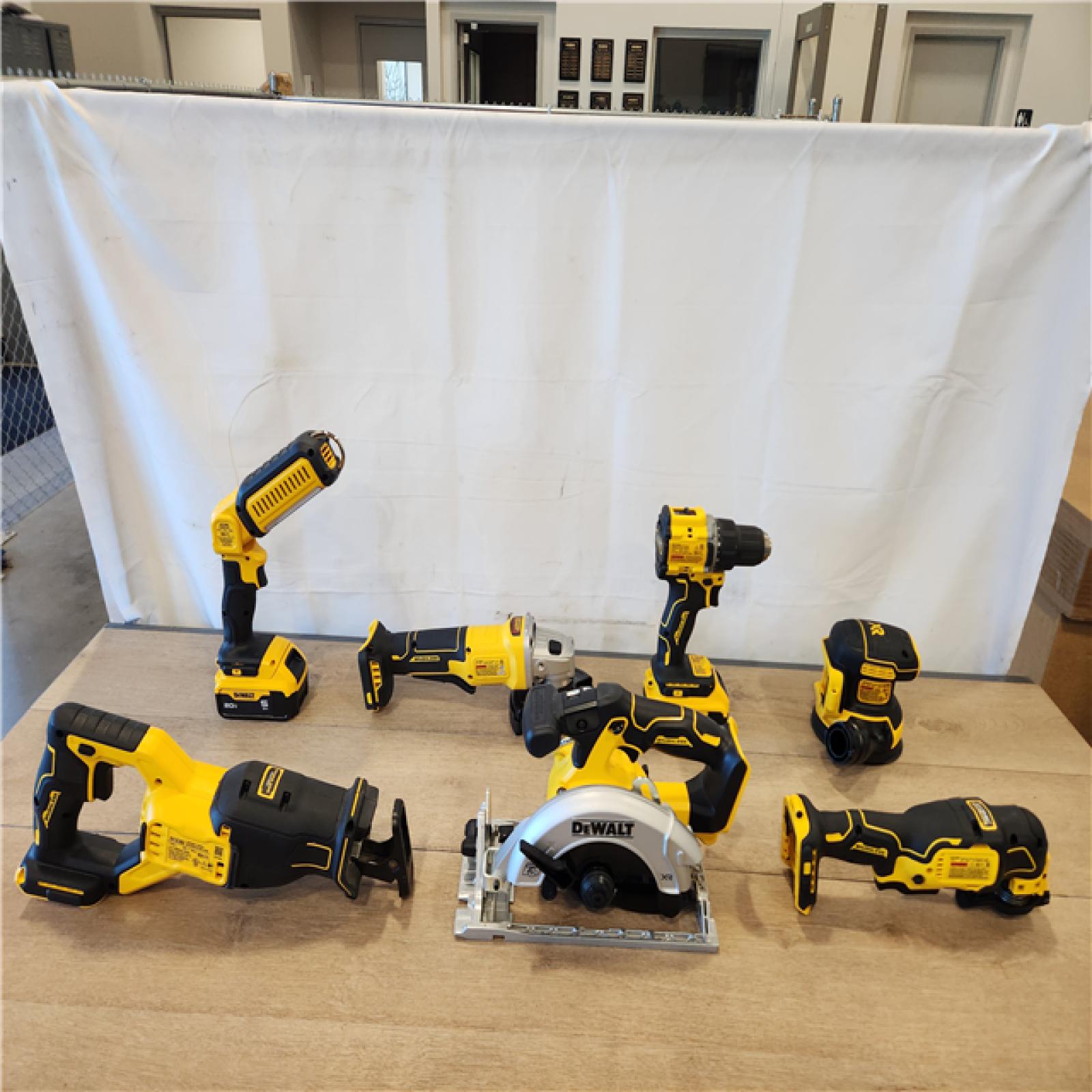 AS-IS- DEWALT 20V Lithium-Ion Cordless 7-Tool Combo Kit