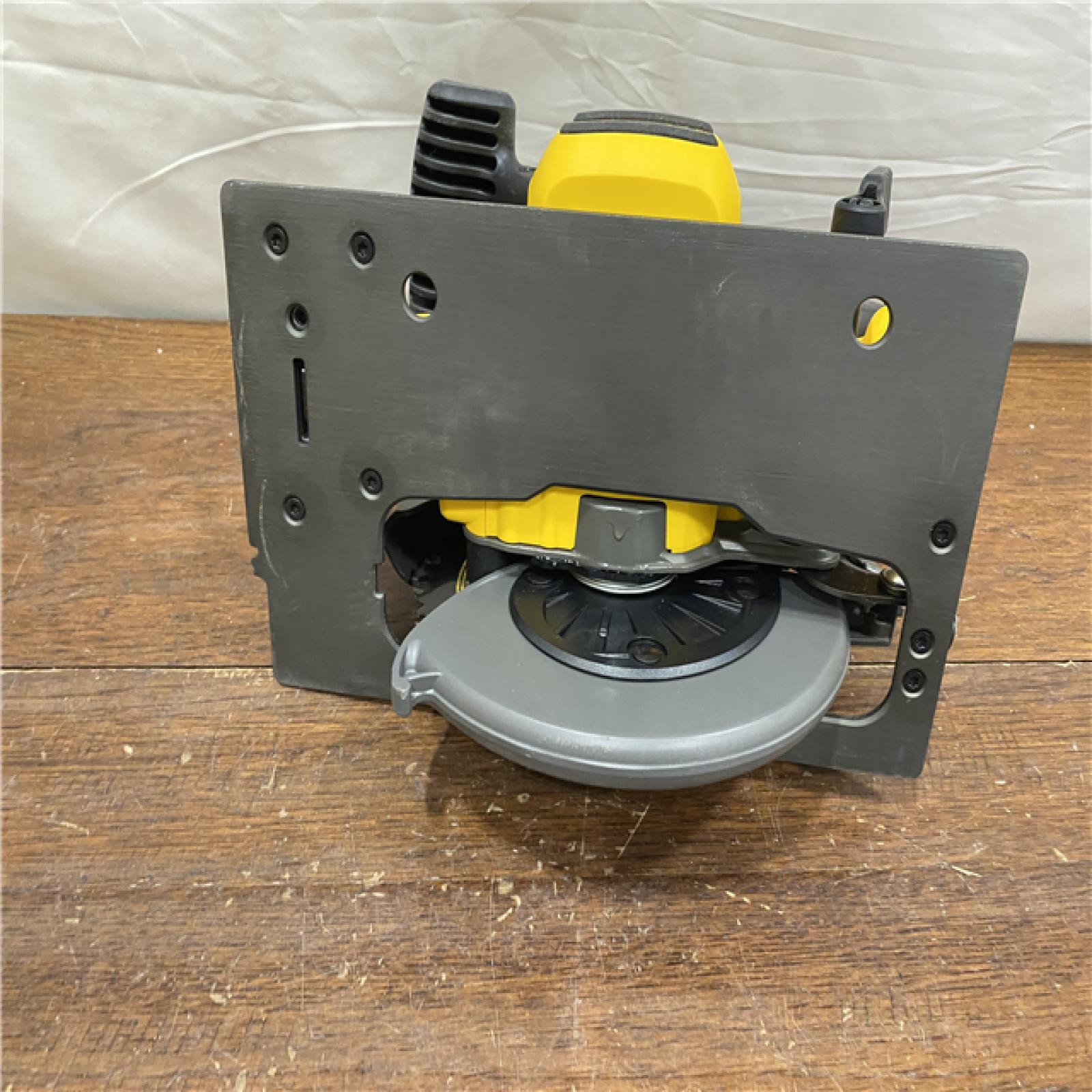 AS-IS DeWALT Flexvolt Max 7-1/4  60V Brushless Circular Saw DCS578B