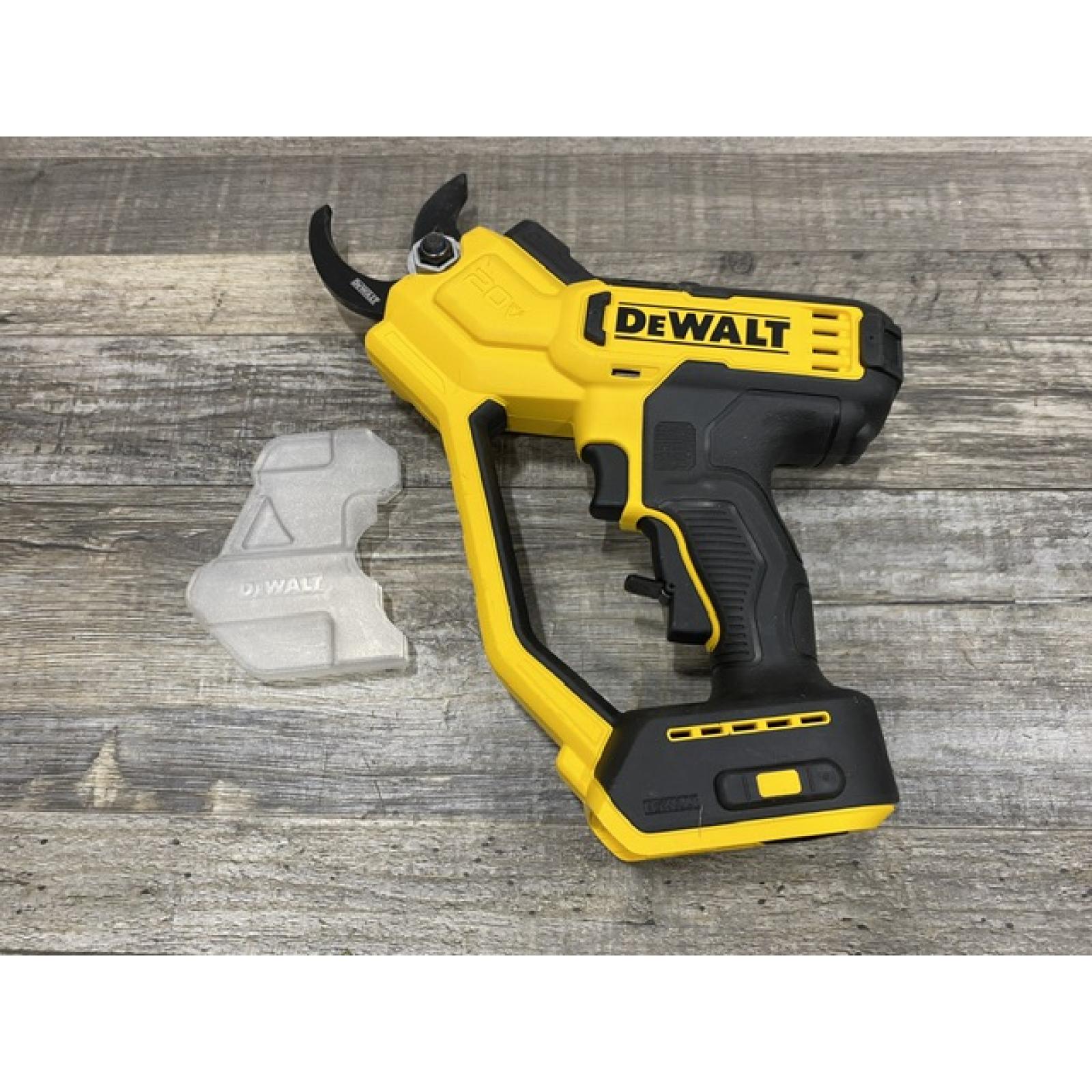 AS-IS DEWALT 20V MAX Cordless Battery Powered Pruner Kit