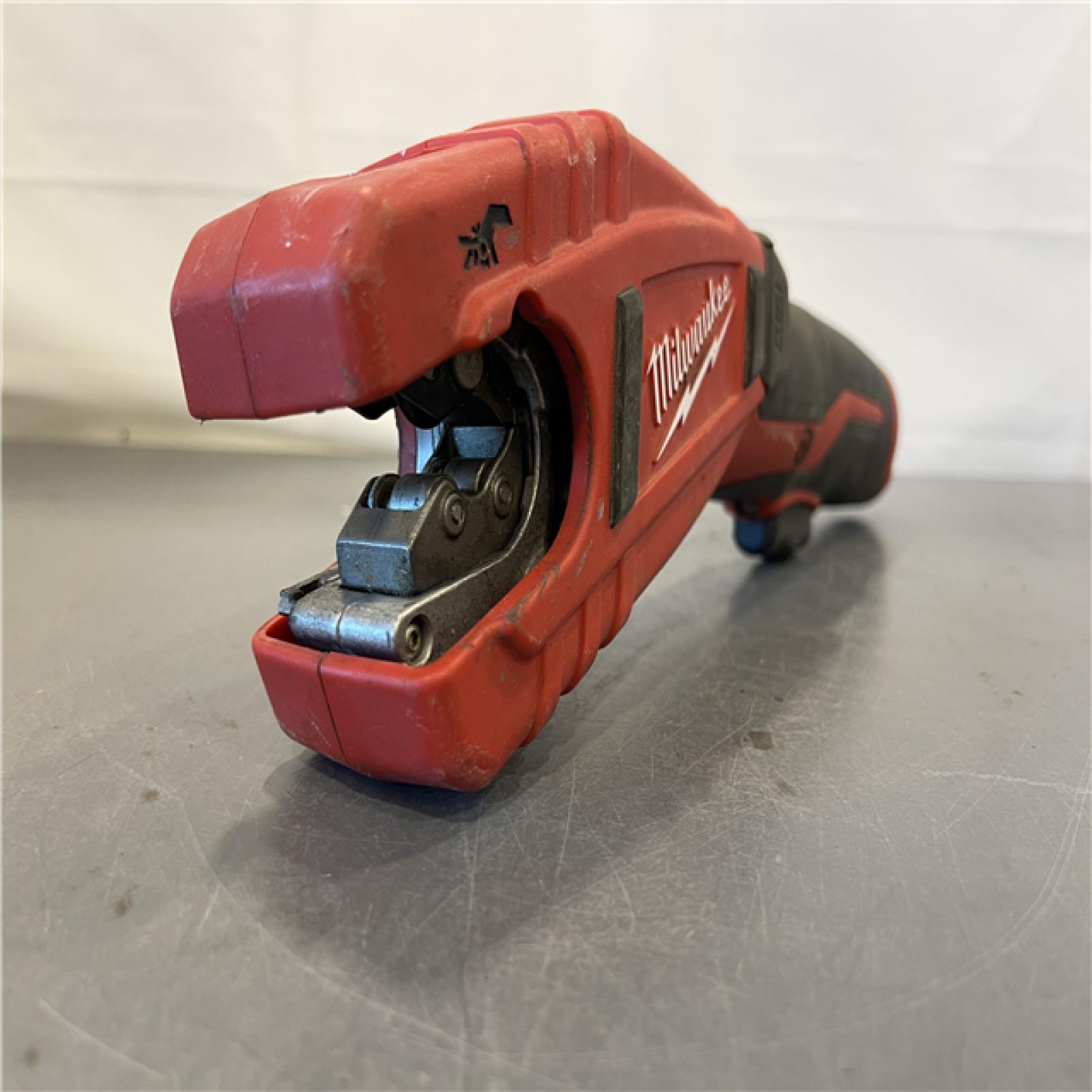 AS-IS - Milwaukee M12 12V Lithium-Ion Cordless Copper Tubing Cutter (Tool-Only)