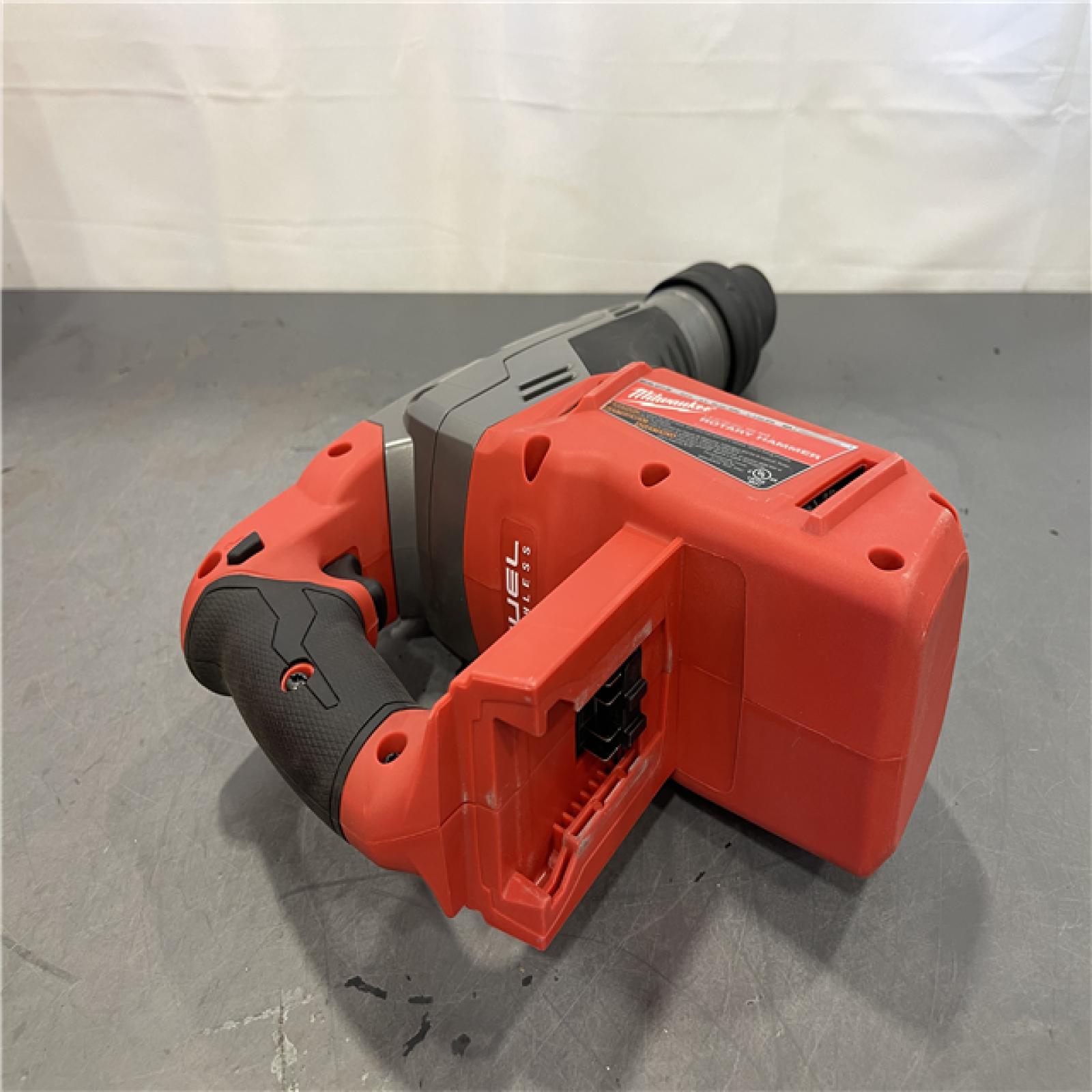 AS-IS - Milwaukee FUEL 18V Lithium-Ion Brushless Cordless 1-9/16 in. SDS-Max Rotary Hammer