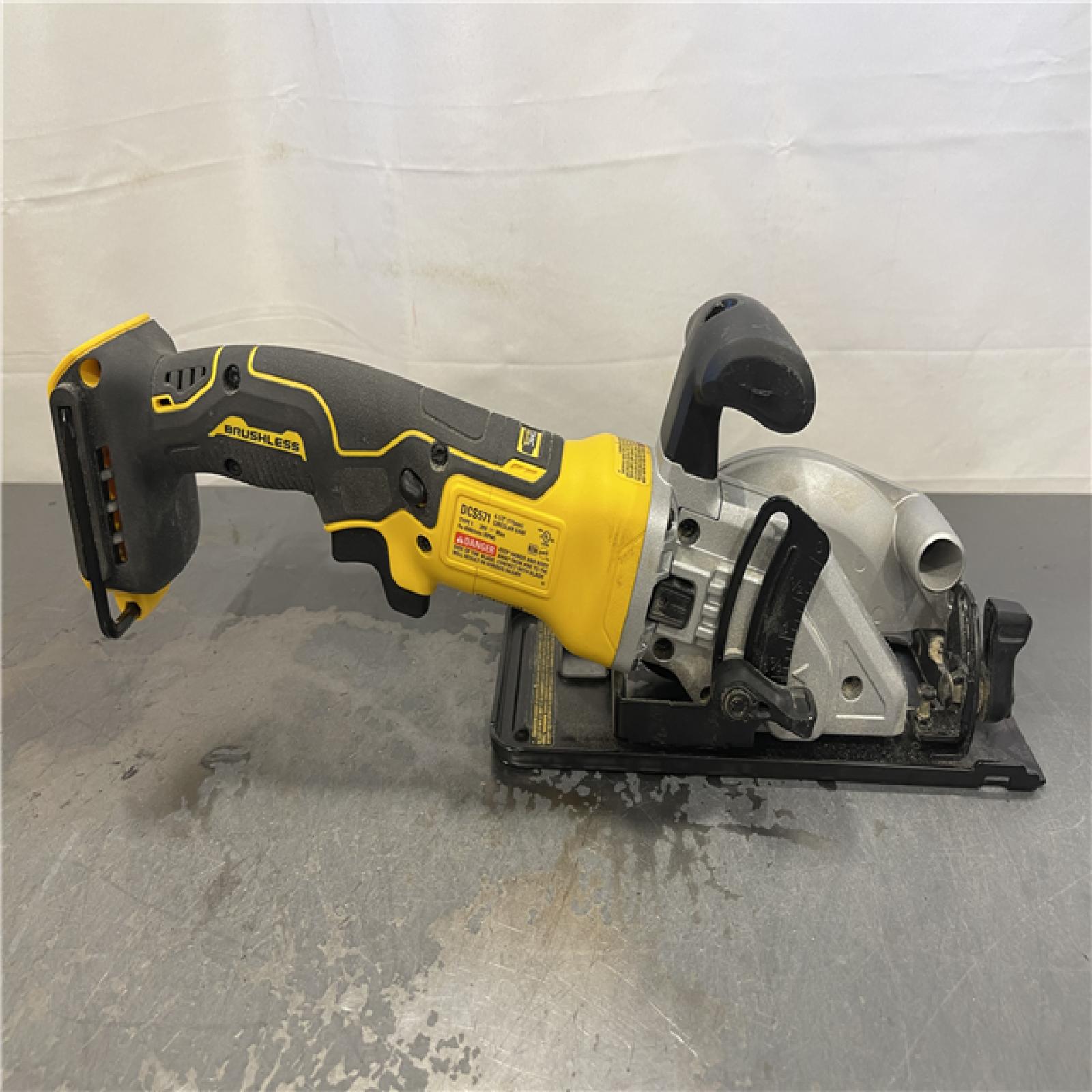AS-IS - DEWALT ATOMIC 20V MAX Cordless Brushless 4-1/2 in. Circular Saw