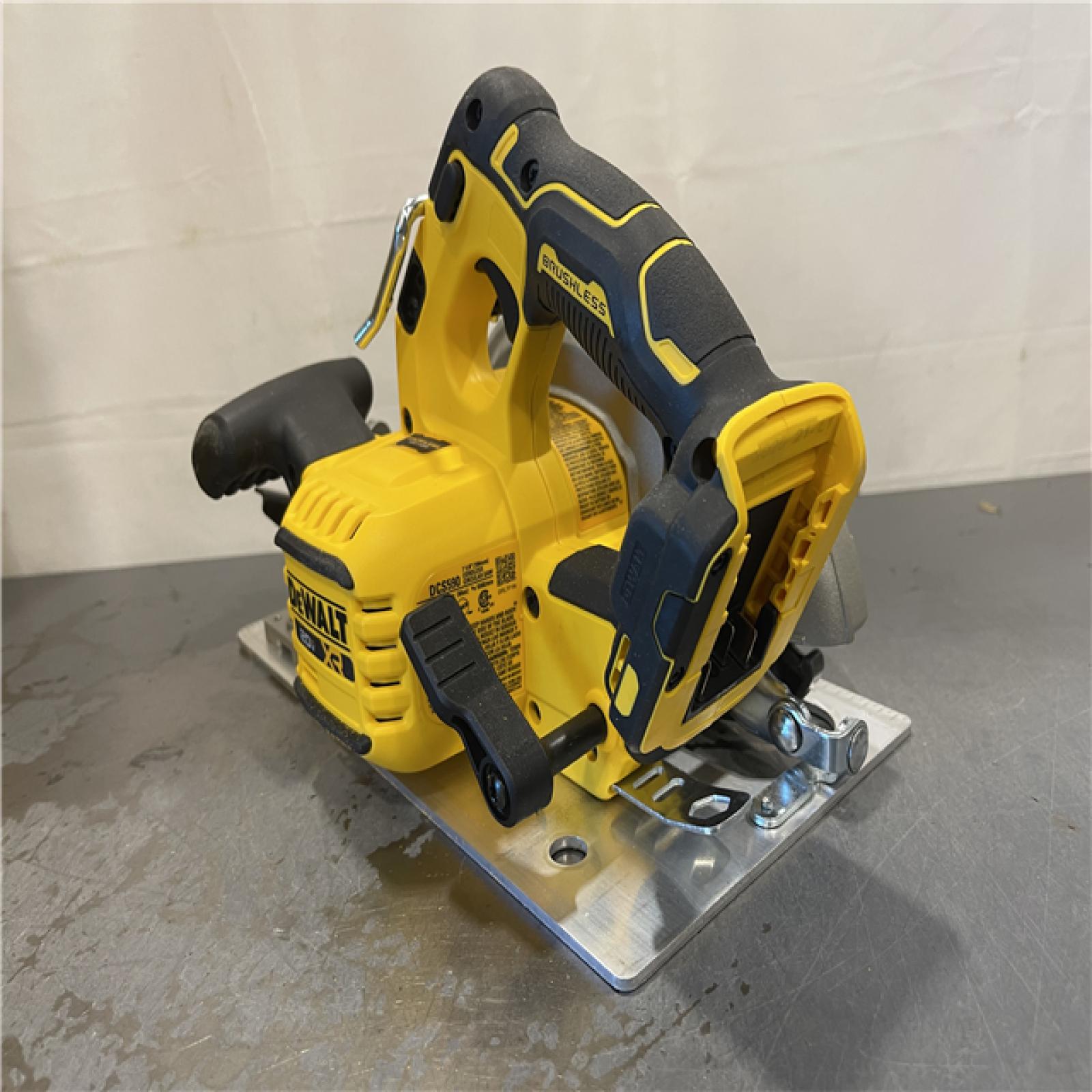 AS-IS -DEWALT 20-Volt MAX 7-1/4 in. Cordless Circular Saw