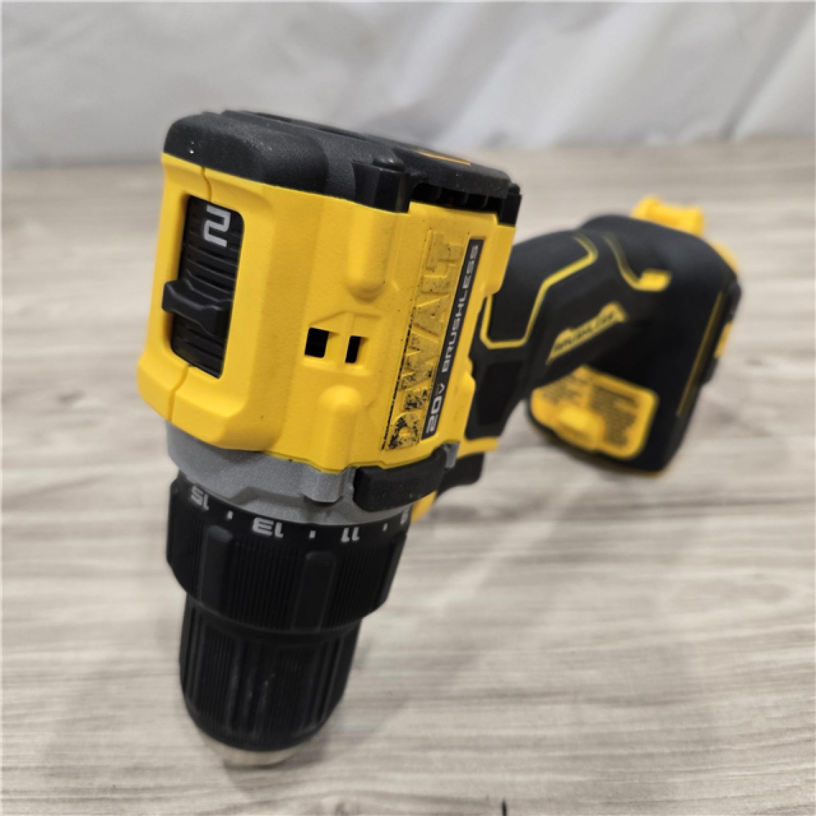 AS-IS DEWALT ATOMIC COMPACT SERIES 20V MAX* Cordless Drill/Driver Kit