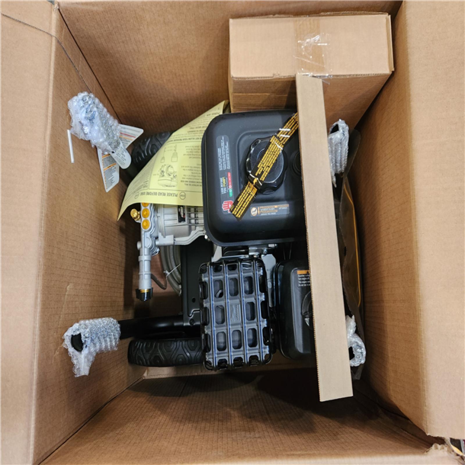 Phoenix NEW DEWALT 3400 PSI 2.5 GPM Gas Pressure Washer with Maintenance-Free Pump  Heavy-Duty Commercial Cold Water Power Washer