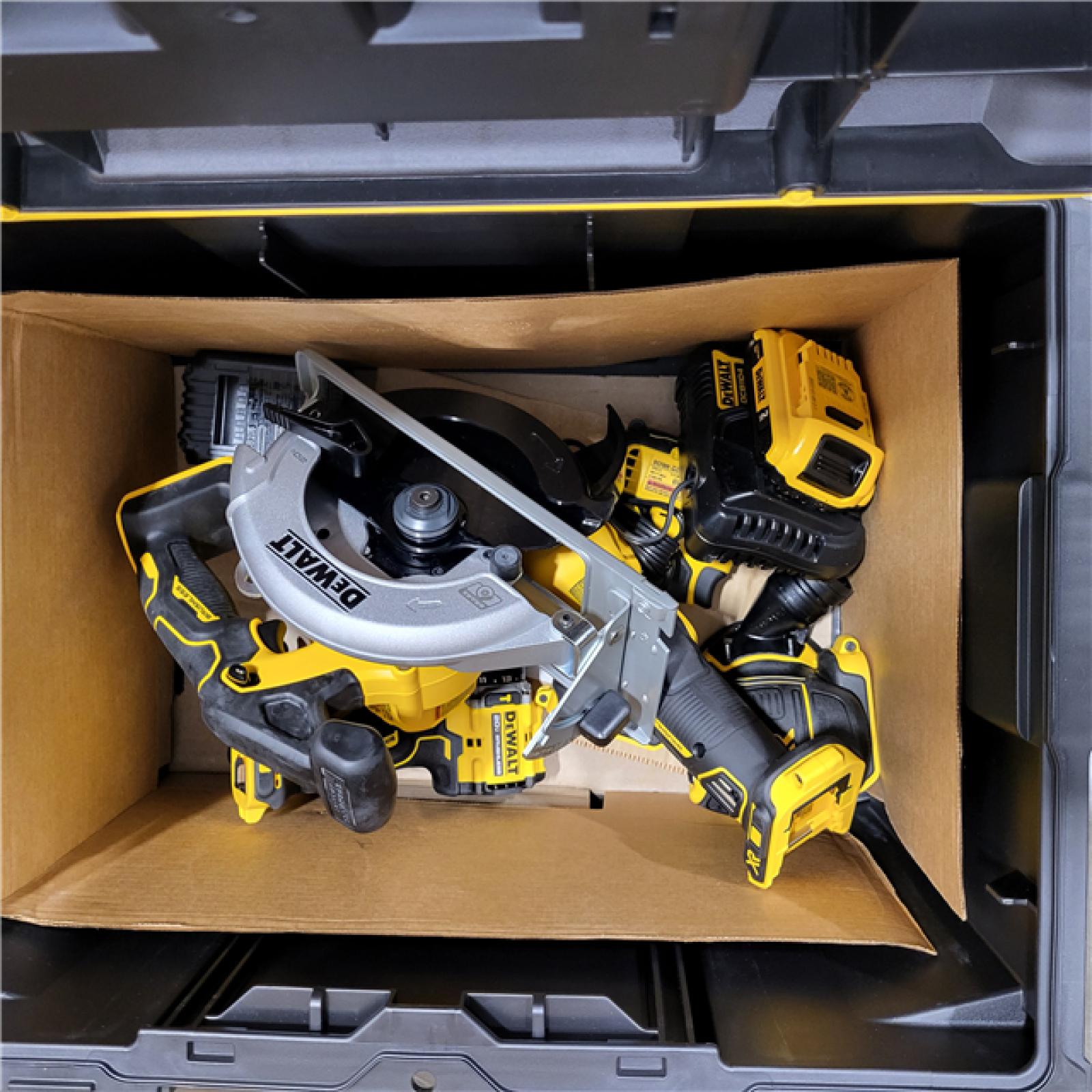 AS IS  Dewalt 20-Volt MAX ToughSystem Lithium-Ion 6-Tool Cordless Combo Kit