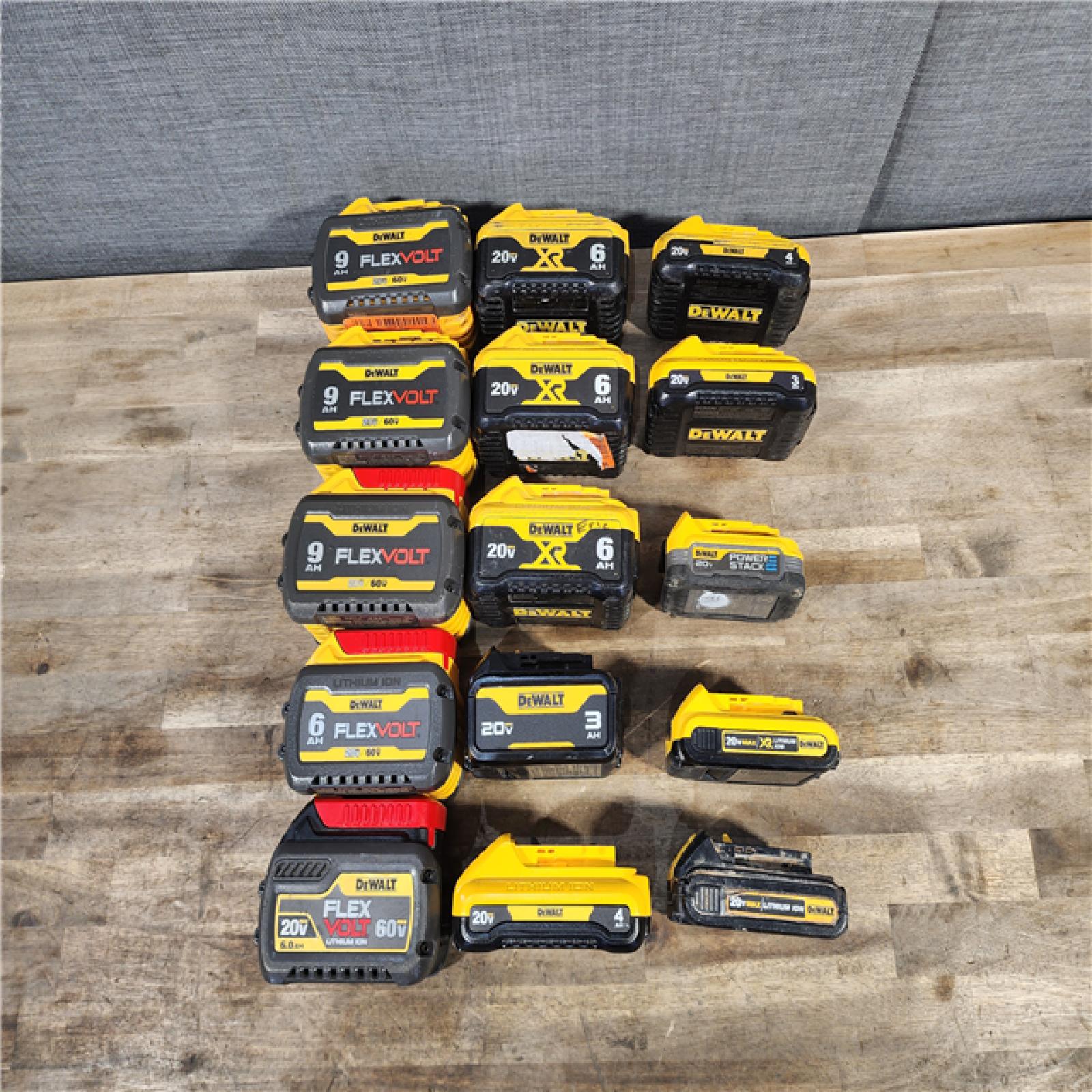 HOUSTON LOCATION - AS-IS DEWALT BATTERY PACK QTY - 15