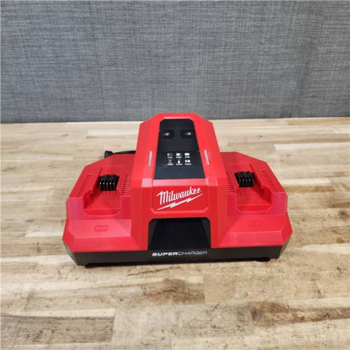 HOUSTON LOCATION - AS-IS Milwaukee M18 18V Dual Bay Simultaneous Super Charger (Tool-Only)