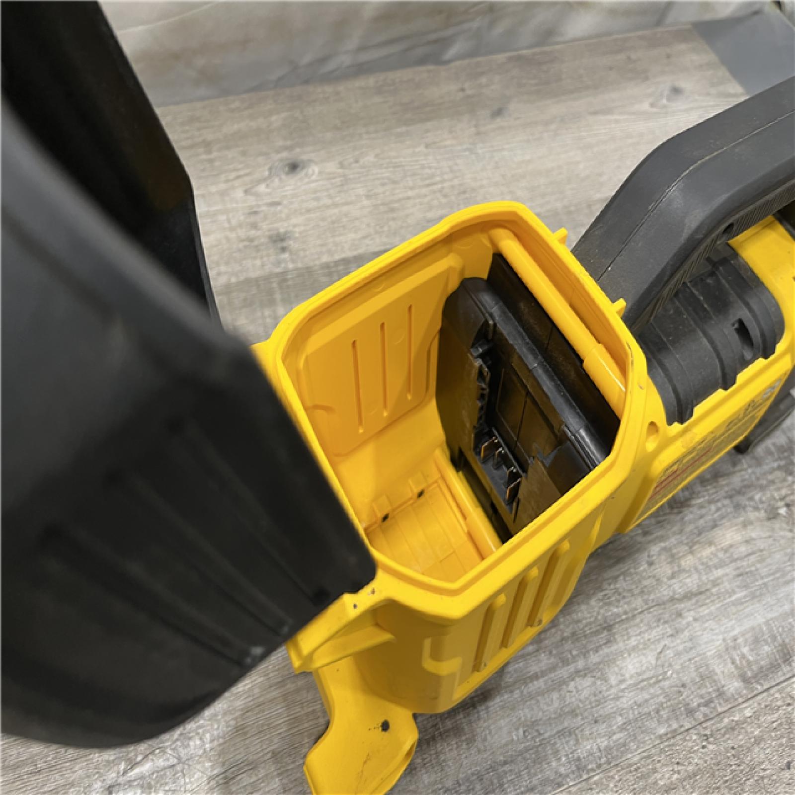 AS-IS DEWALT 20V MAX Cordless Liquid Transfer Pump (Tool Only)