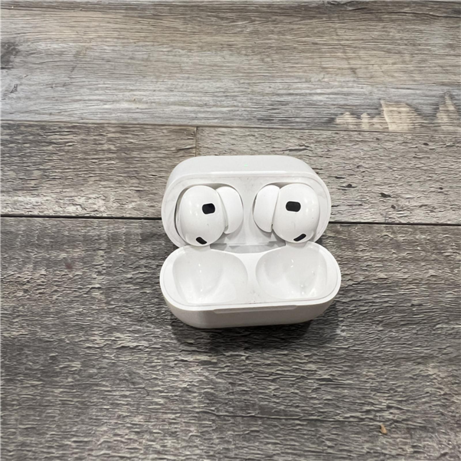 AirPods Pro (2nd Generation) with MagSafe Case