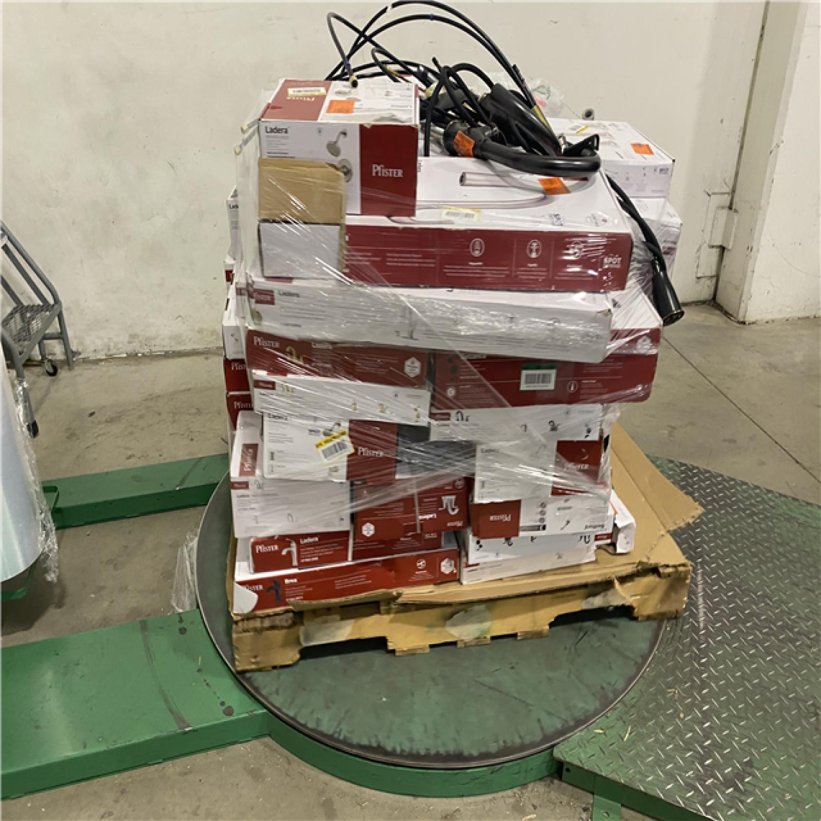 Dallas Location - As-Is Bath & Kitchen Faucets Palllet