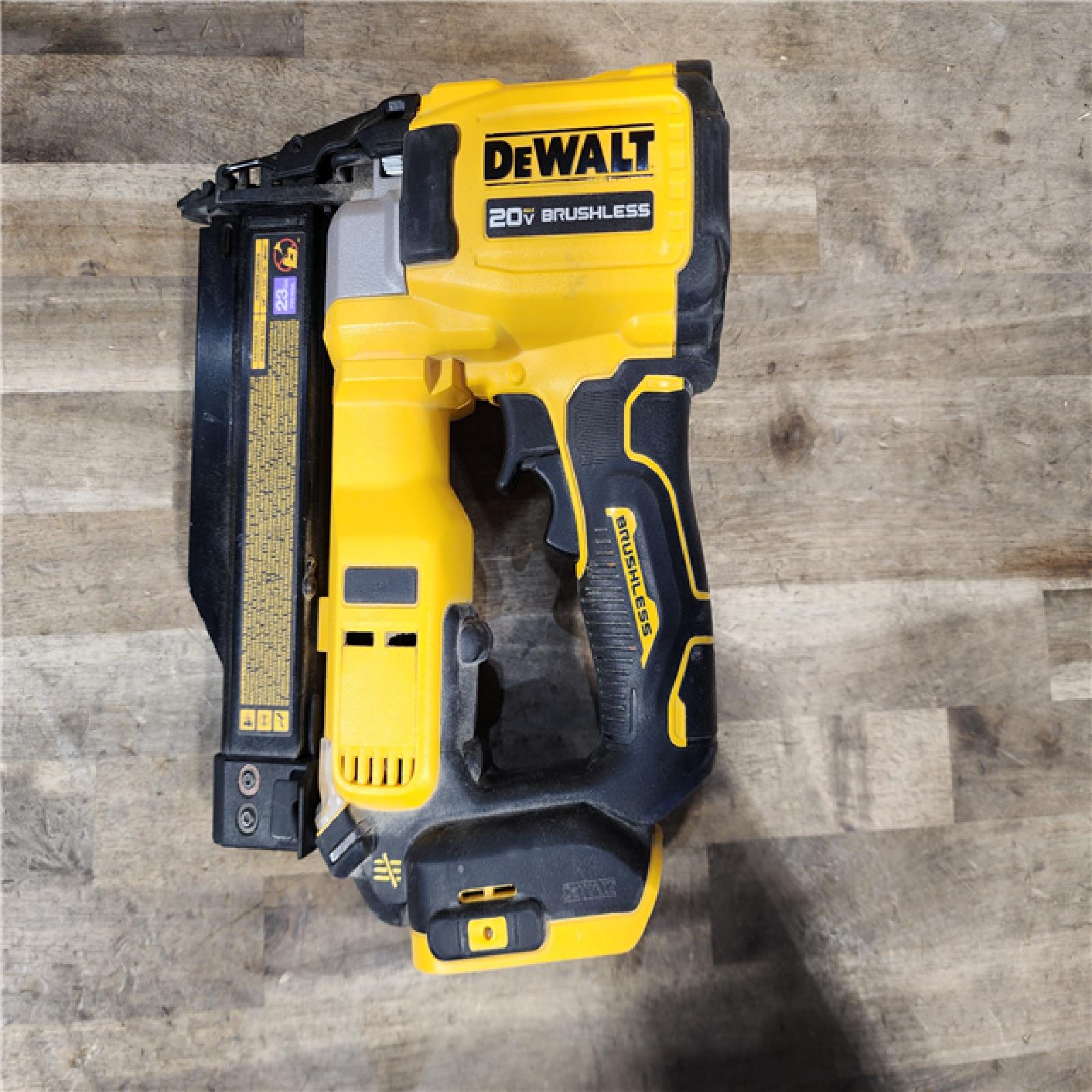 HOUSTON LOCATION - AS-IS DeWalt DCN623D1 20V MAX Atomic Compact Cordless Pin Nailer Kit