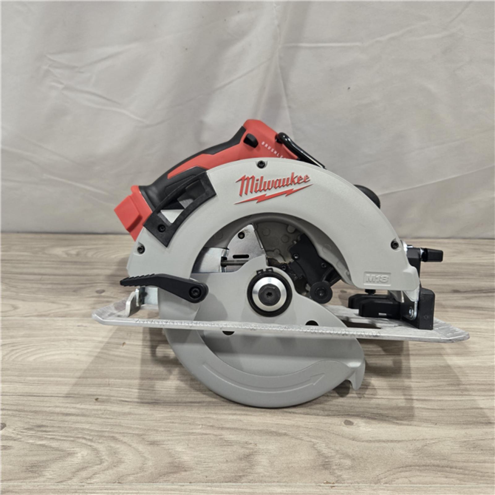 AS-IS Milwaukee 7-1/4 18V Circular Saw 2631-20 (Bare Tool)