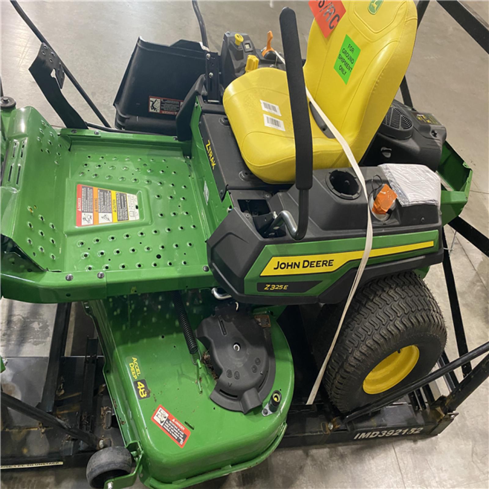 Dallas Location - As-Is John Deere Z325E 48 in. 24 HP Gas Riding Lawn Mower